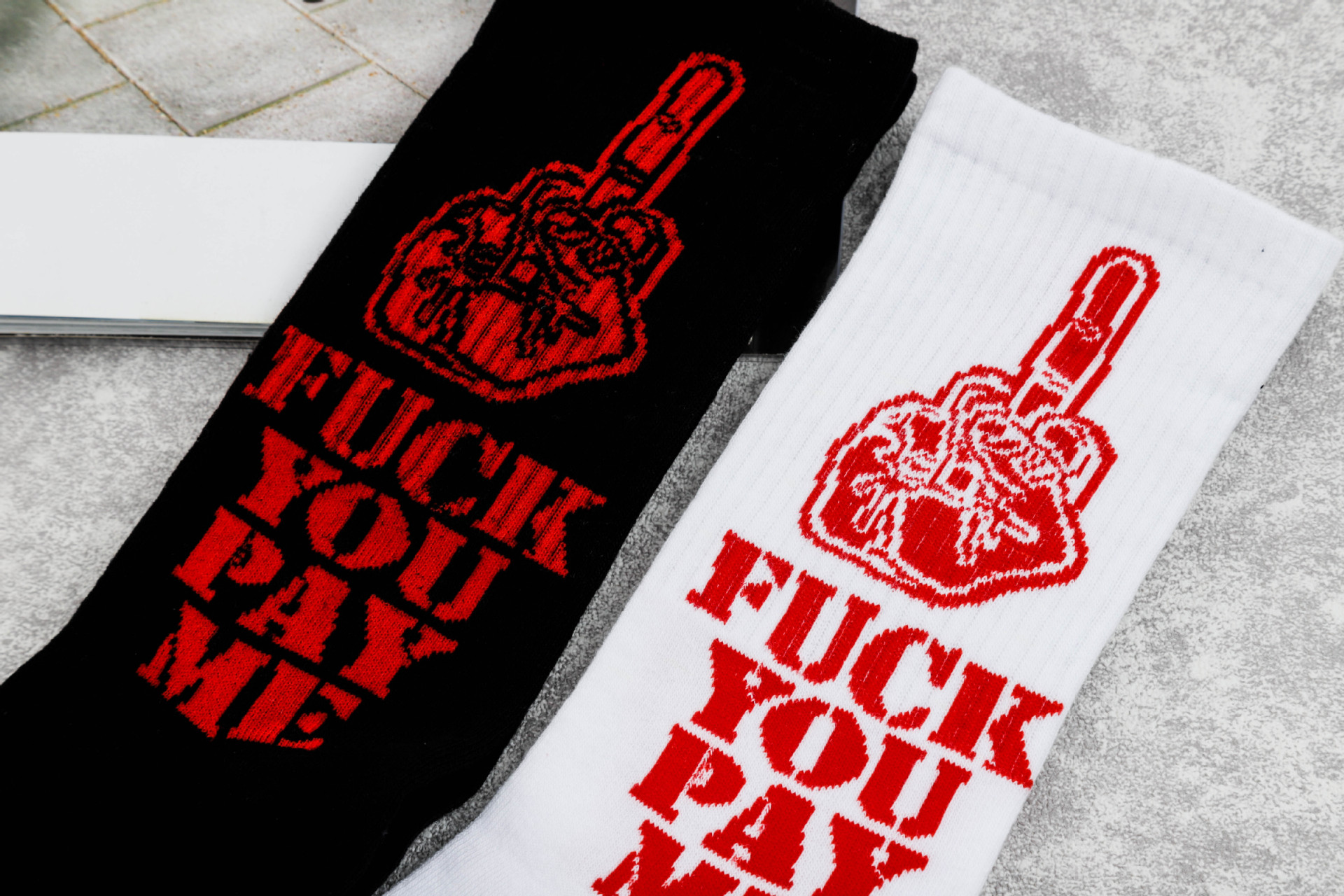 欧美个性字母运动袜街头时尚潮袜纯棉男女情侣袜 fuck you竖中指