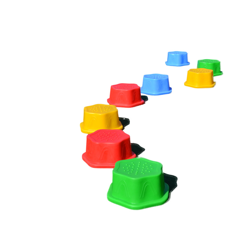 新款滚塑加厚感统训练器材儿童梅花桩幼儿园游艺设备户外运动道具