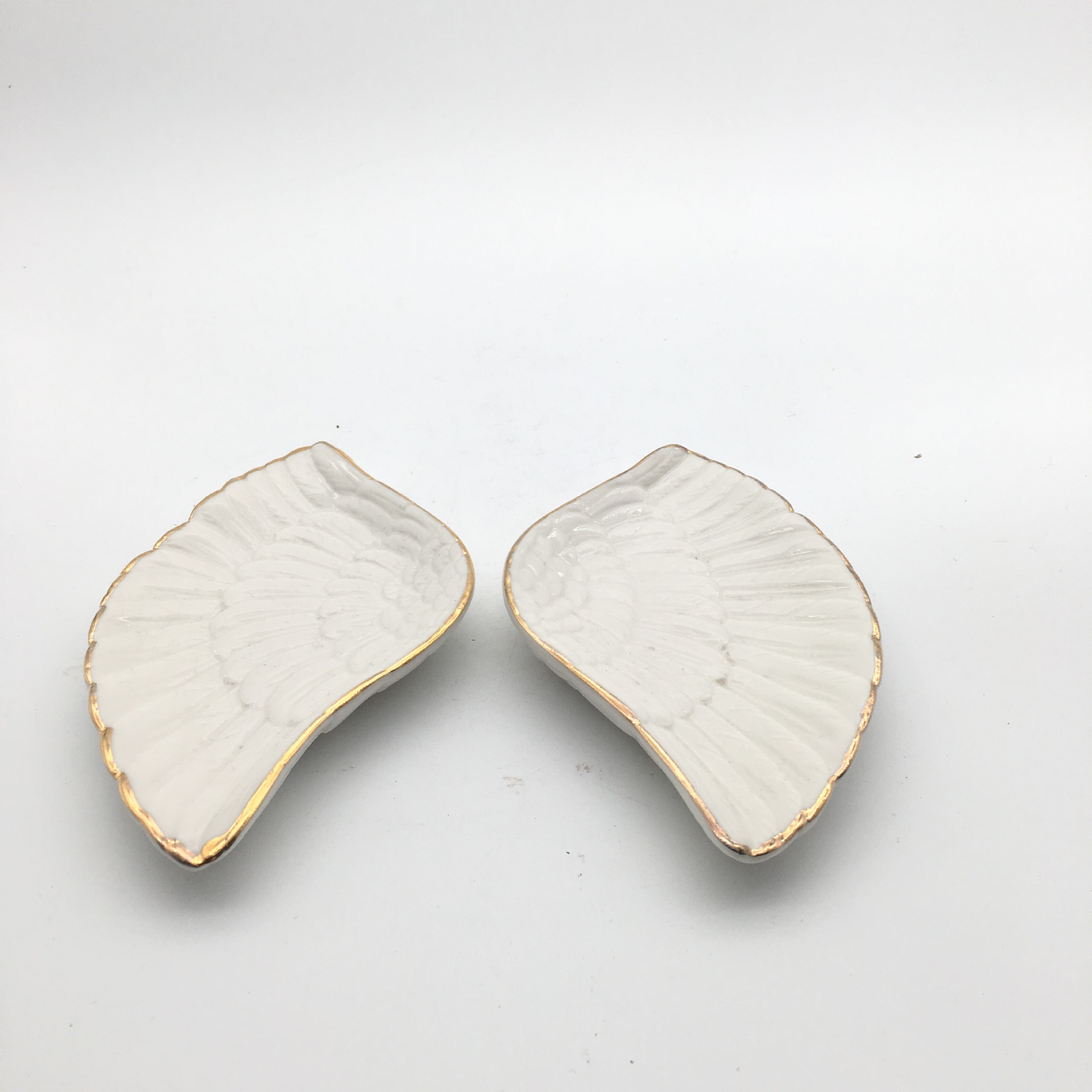 出口欧美潮品白色浮雕立体仿真羽毛首饰盘食品装饰戒指盘