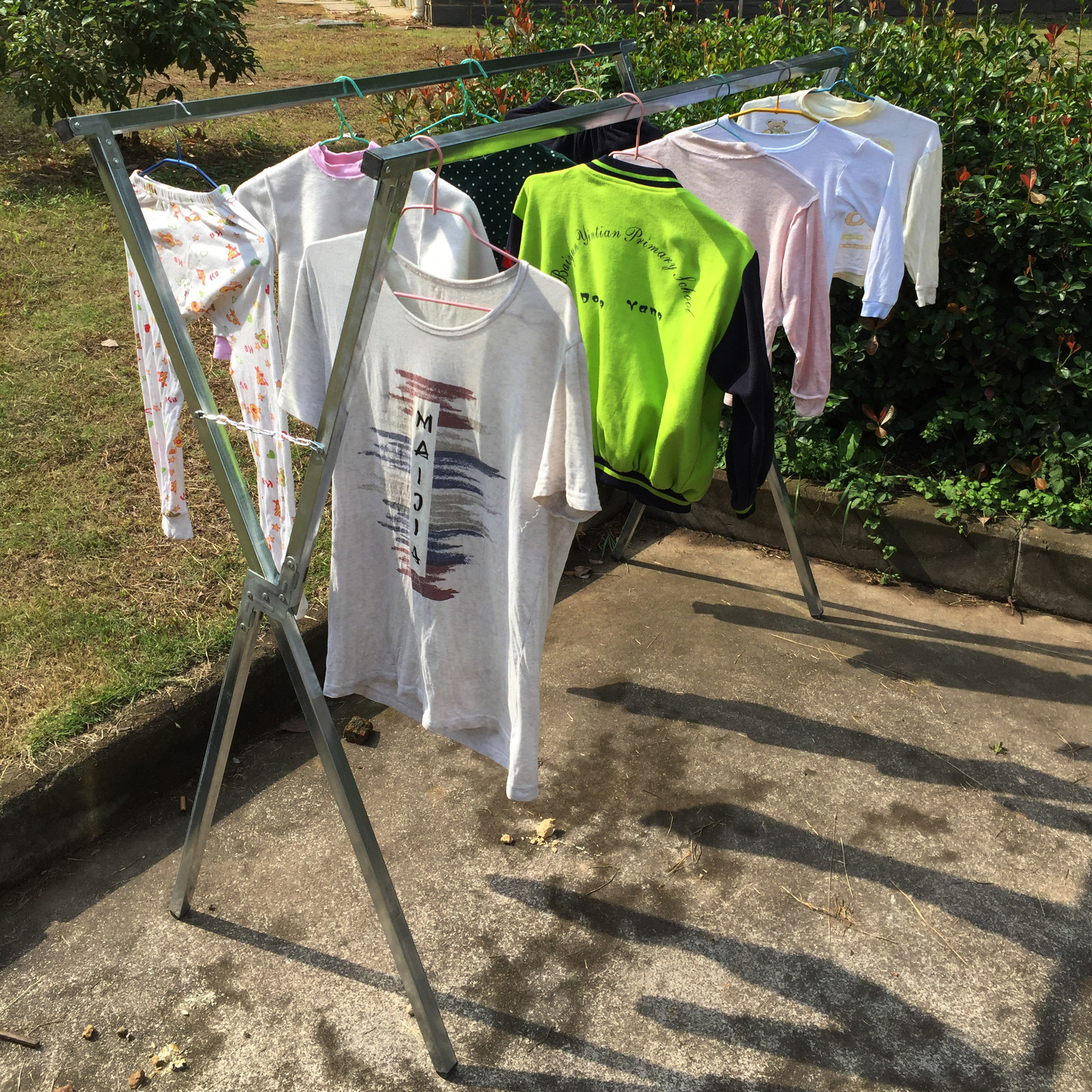 便携式1.5米晾衣架落地免安装折叠x型挂架镀锌铁管双杠晾衣展示架