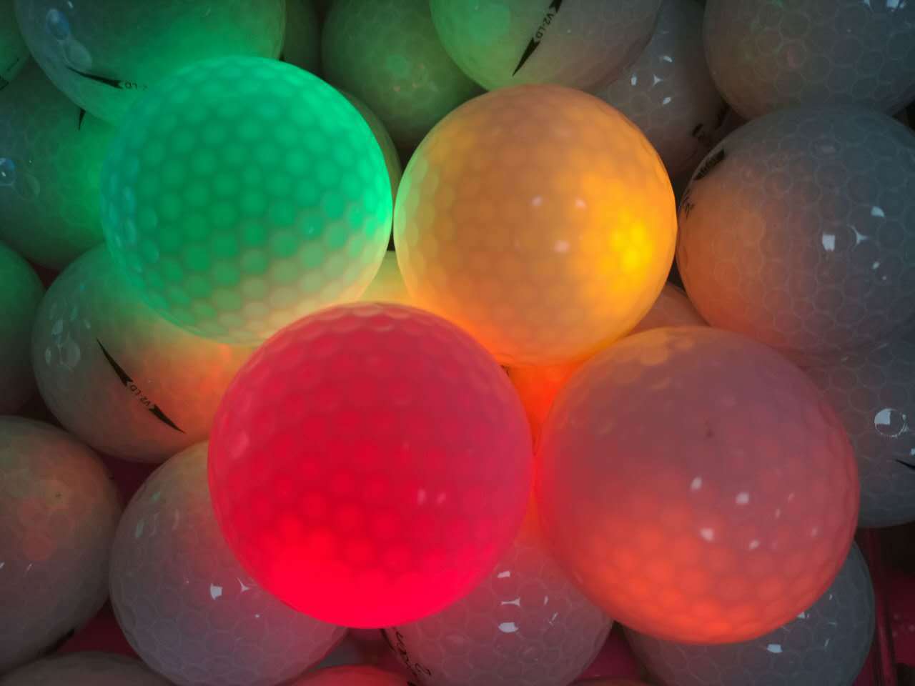 高尔夫发光球比赛礼品七彩led闪光qiu恒亮夜场球厂家定制印刷logo