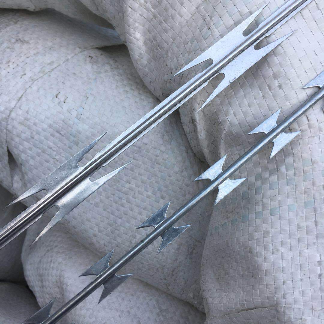 刀片刺绳拉直防爬刺网围栏防爬刀片刺网拉直铁蒺藜带刺直钢丝网