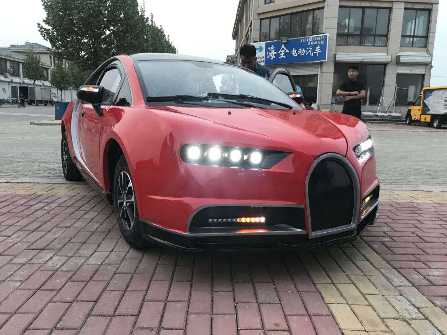 电动四轮车成人代步车电动汽车全封闭跑车油电两用布加迪新款