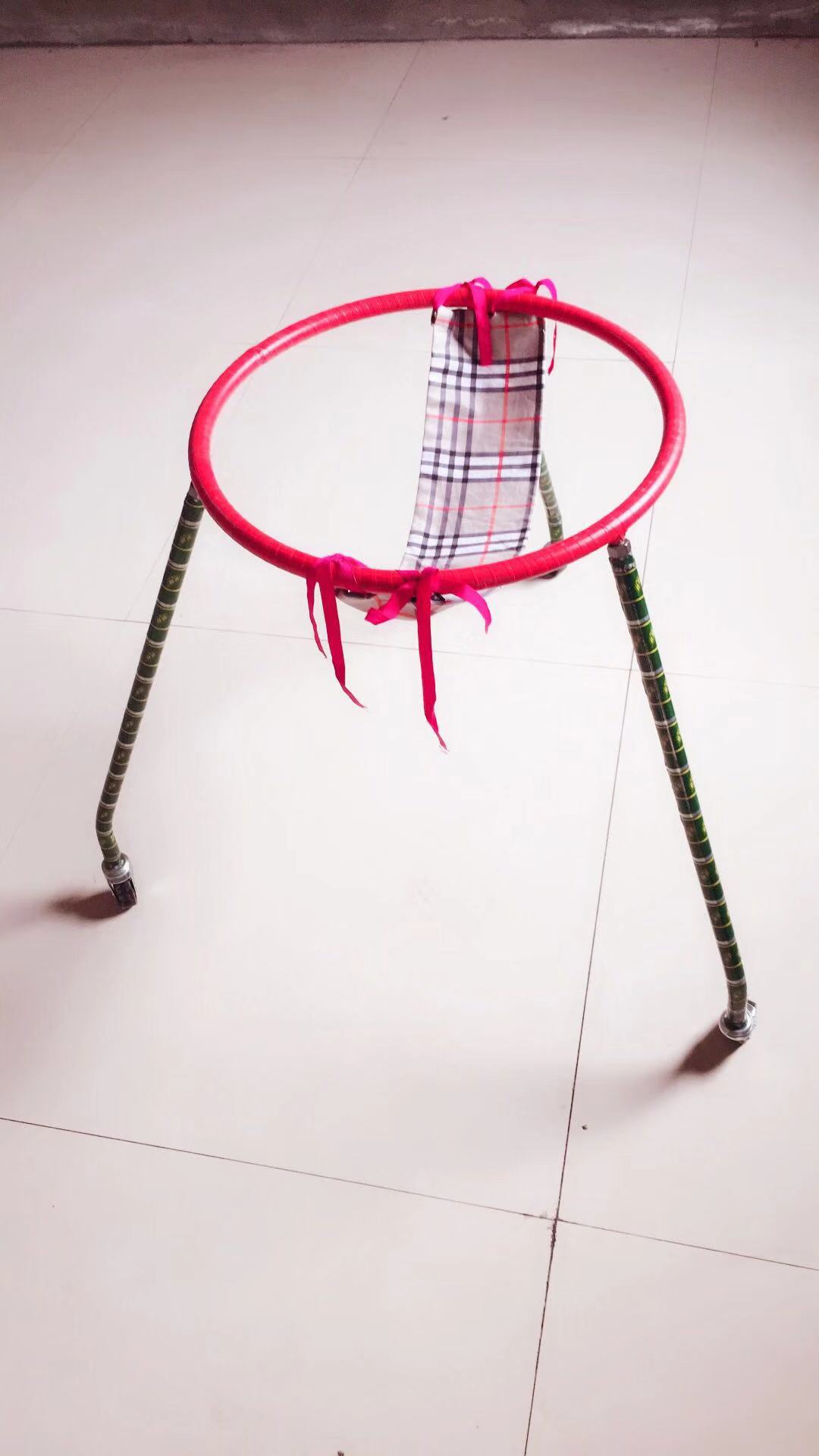 滑冰防摔架轻松安装如下:商品描述视频展示身高1.5米--1.