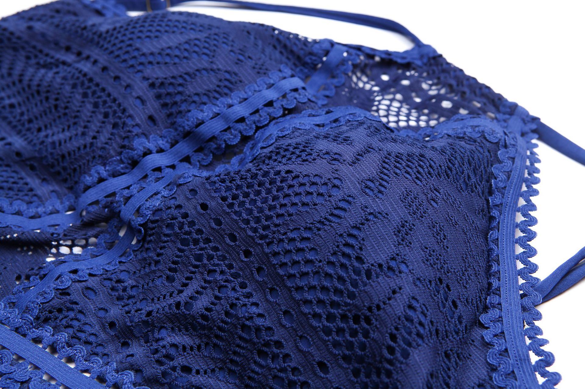 新品韩版连体泳衣女蕾丝镂空性感三角比基尼遮肚修身温泉沙滩泳装