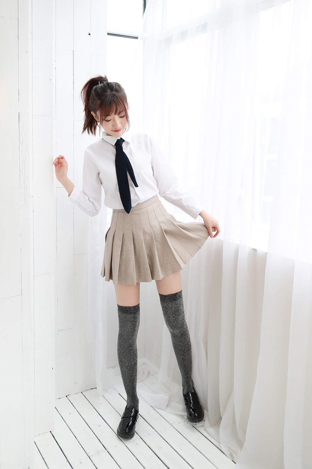 3018-1春夏过膝袜女亮片长筒袜学生纯银丝高筒袜