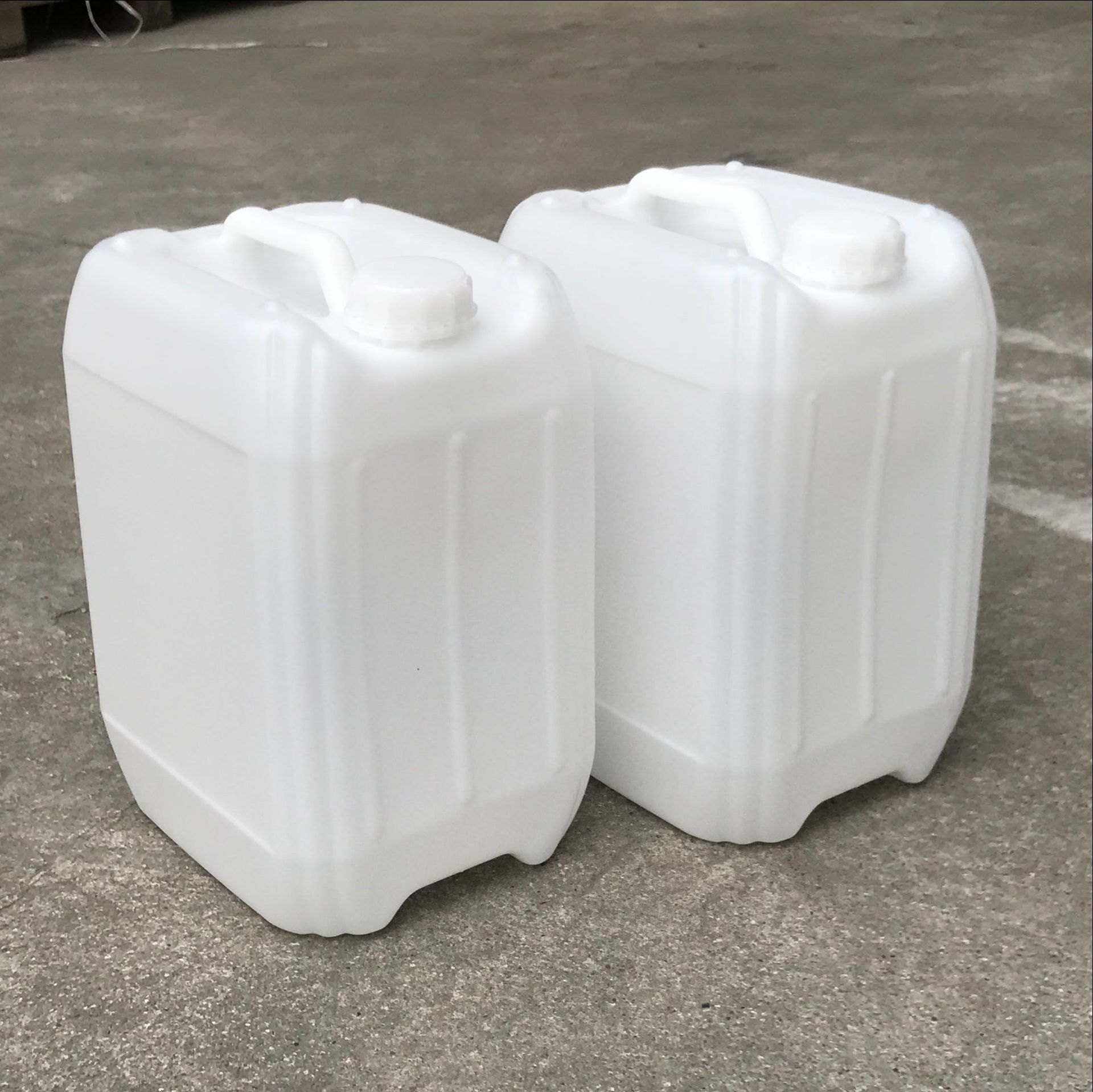 20l车用尿素桶20升食品级塑料桶化工堆码桶20kg汽车尿素液桶