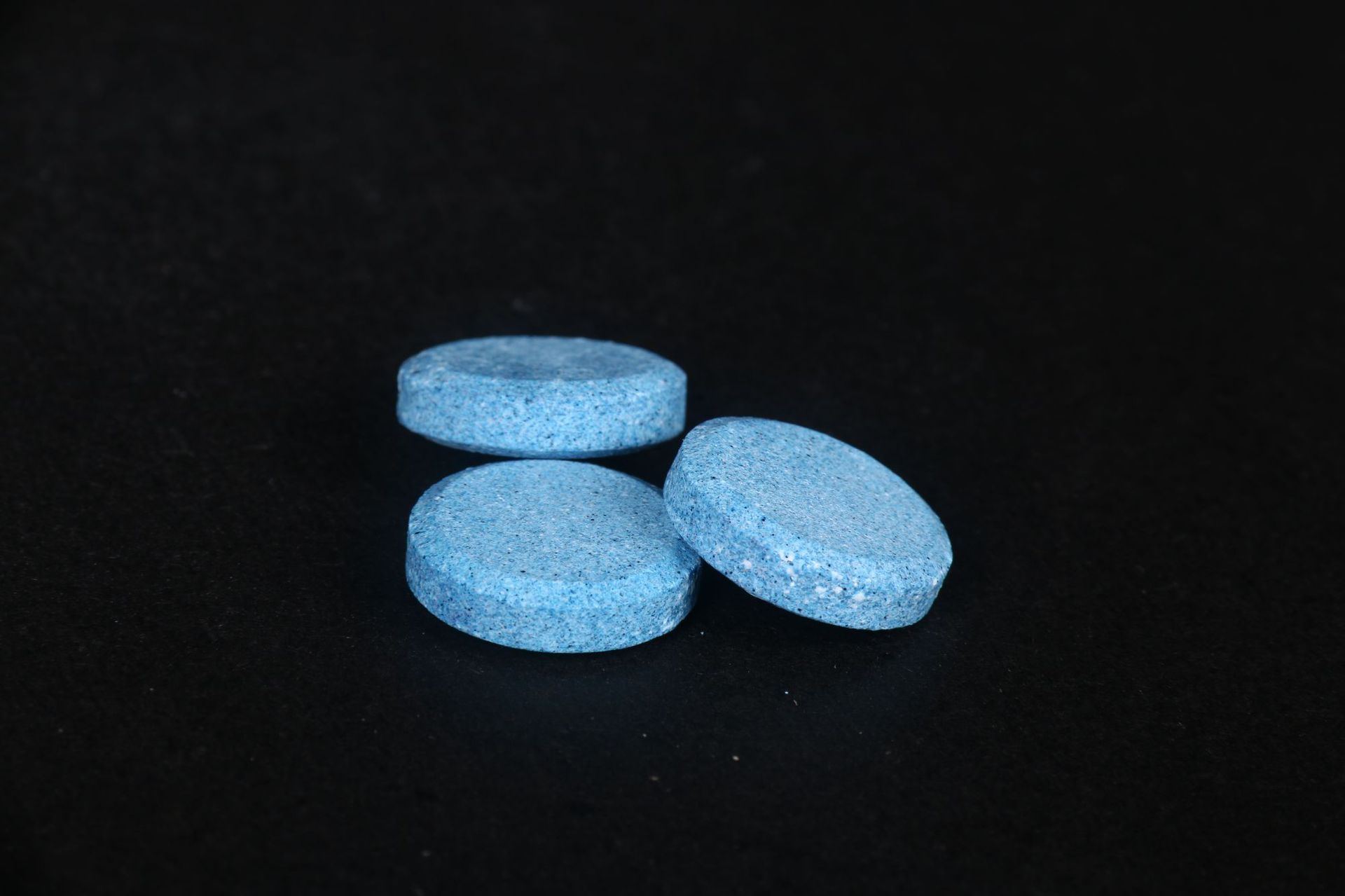 厂家直销固体雨刷精 汽车玻璃水浓缩雨刮精泡腾片现货批发oem