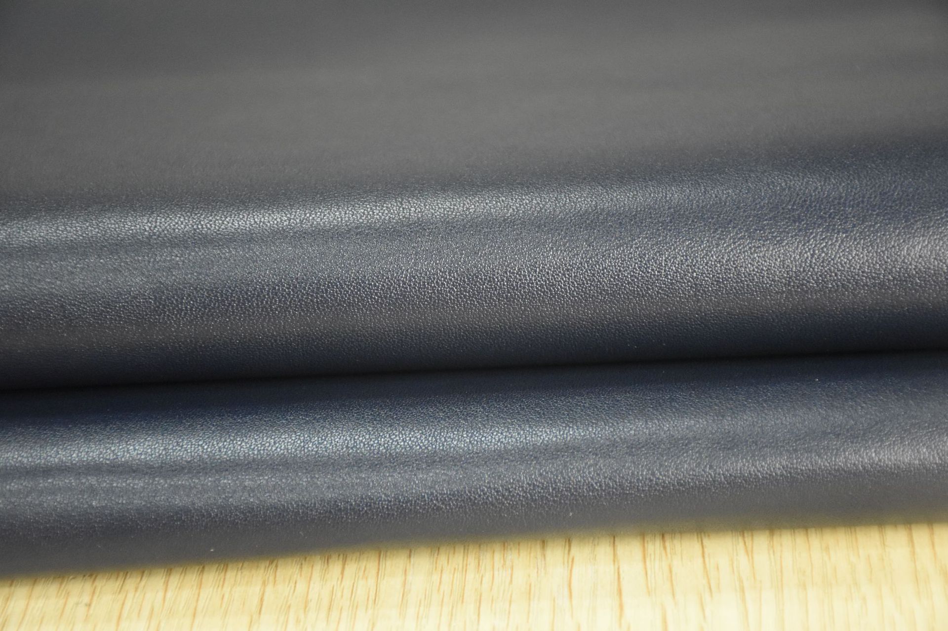 头层彩色纳帕纹牛皮皮料批发 平纹软面真皮牛皮 纳帕平纹皮