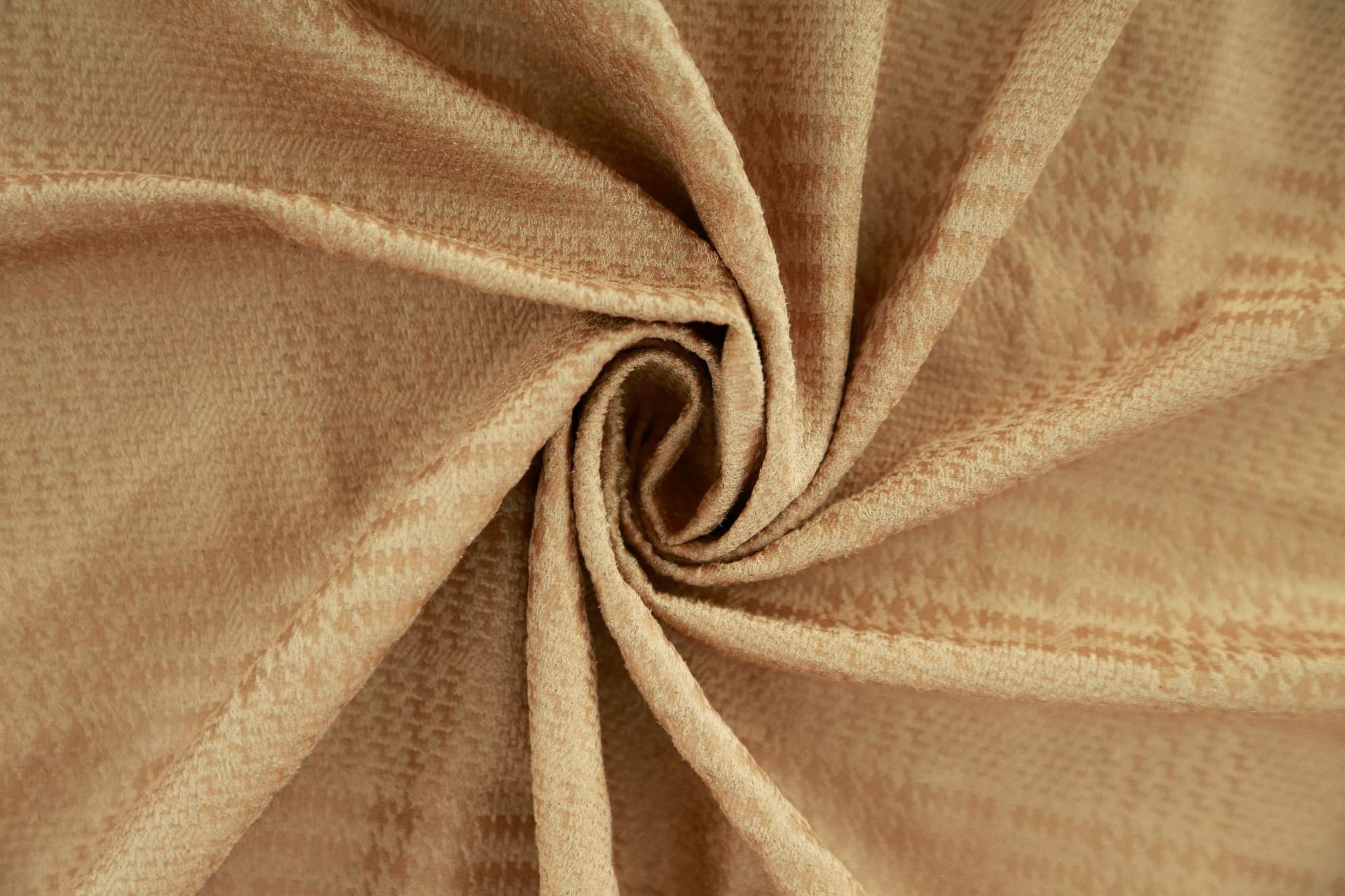 细密平绒 柔软丰满 比天然麂皮更耐磨 更好打理  耐皱耐磨 绒感 环保