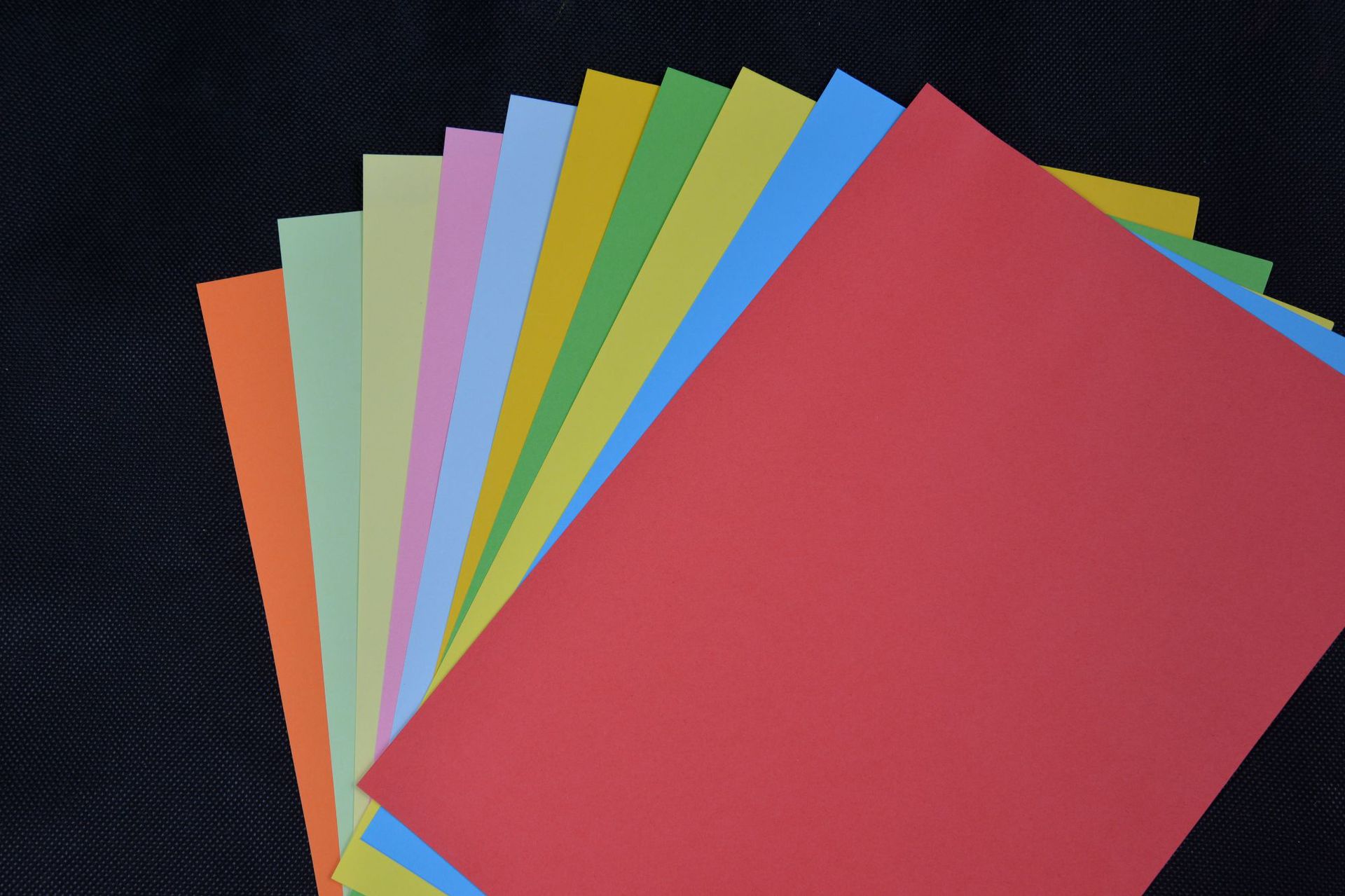 160克彩色卡纸,彩胶纸a4,4开,8开 高档原浆色卡纸