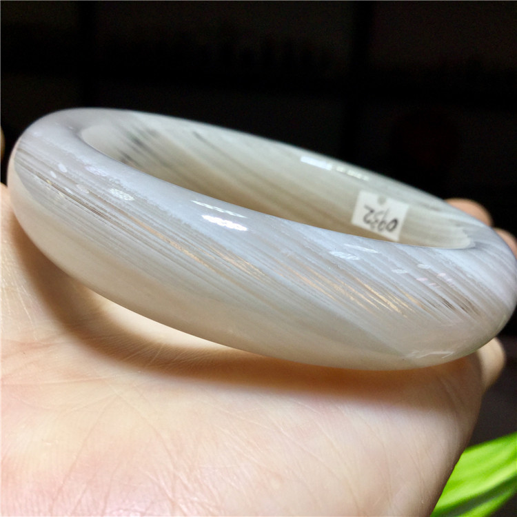 东海水晶 天然千层白幽灵手镯【内径:56mm】