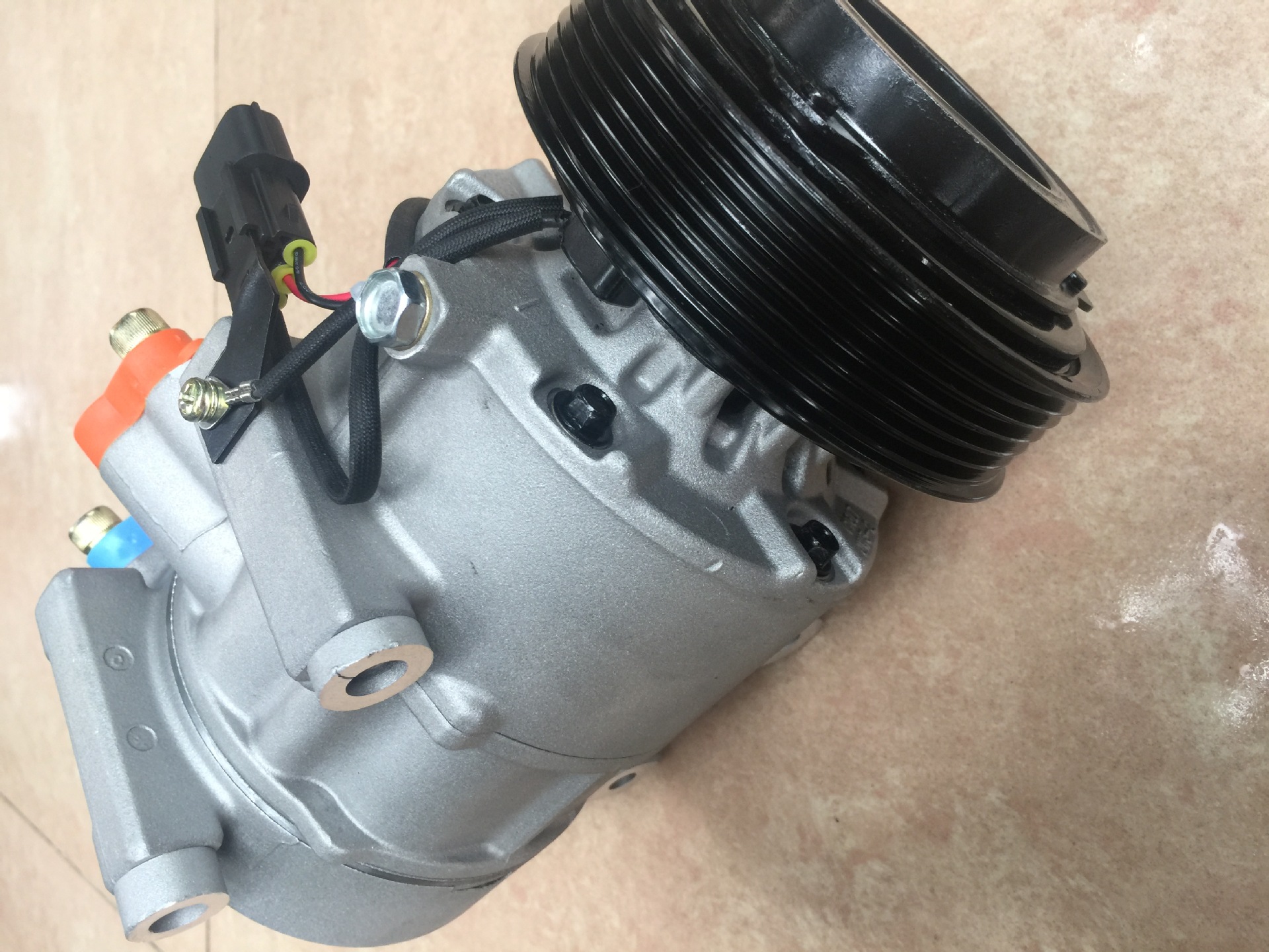 厂家直销东风悦达起亚k3汽车空调压缩机 压缩机