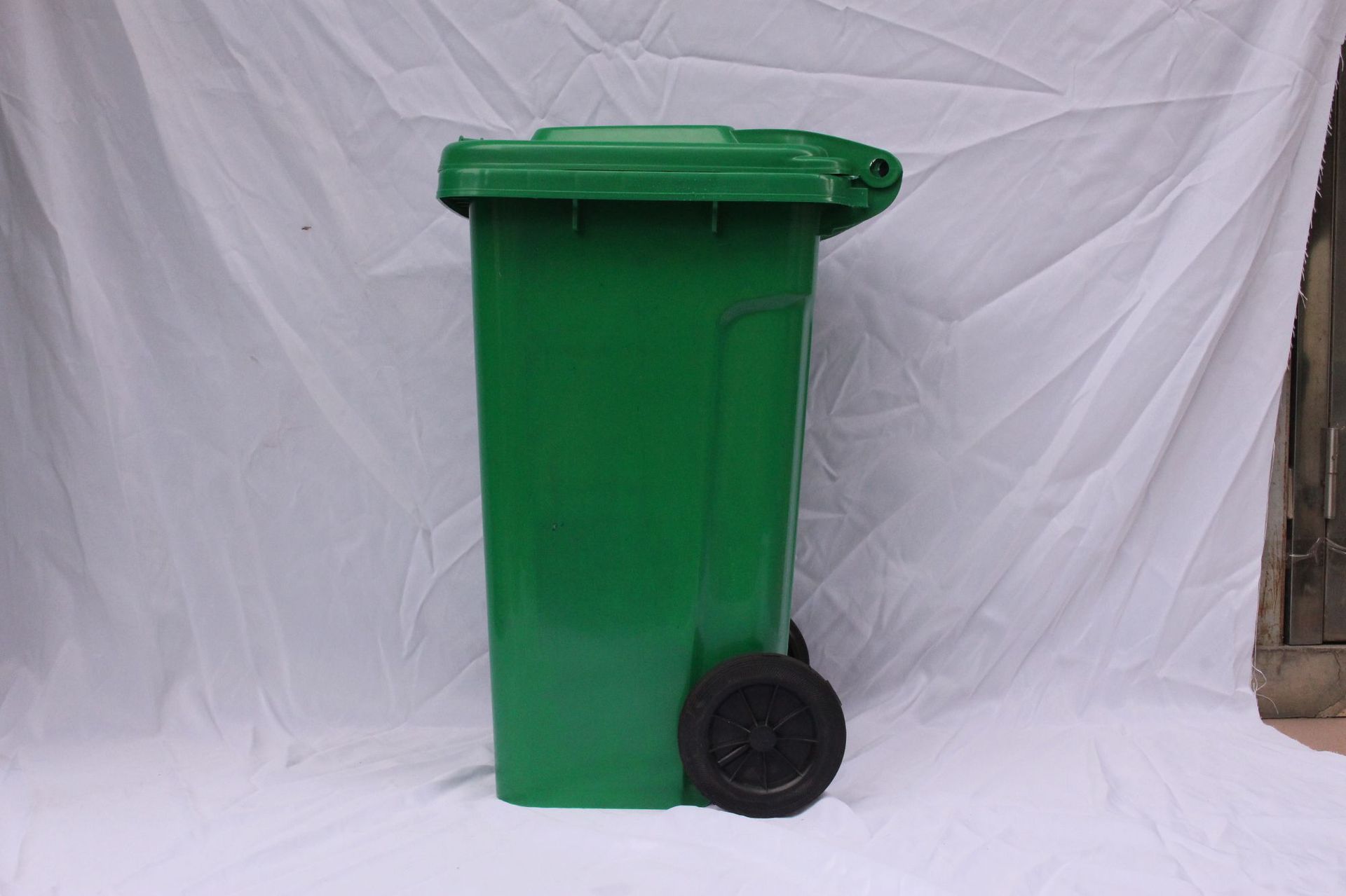 100l户外街道环卫垃圾桶批发 城市环保塑料干湿分类垃圾桶带轮子