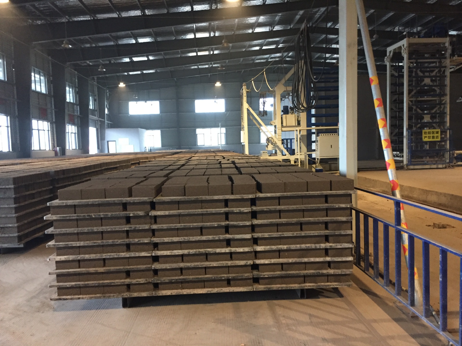 厂家定做免烧砖托板 玻璃纤维水泥砖托板 抗压耐磨pp硬板