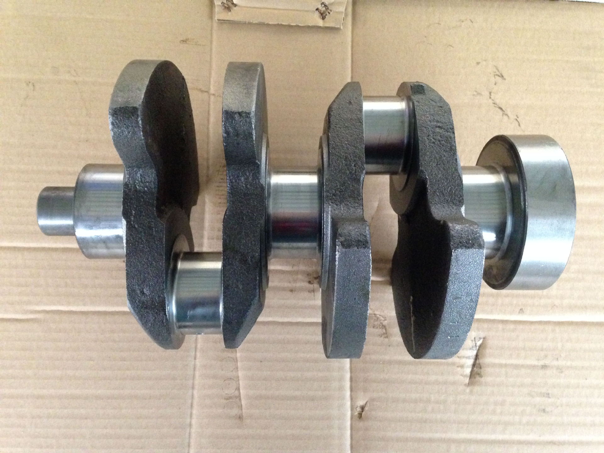 曲轴f2l912f3l912f4l912f6l912铸铁锻钢材质