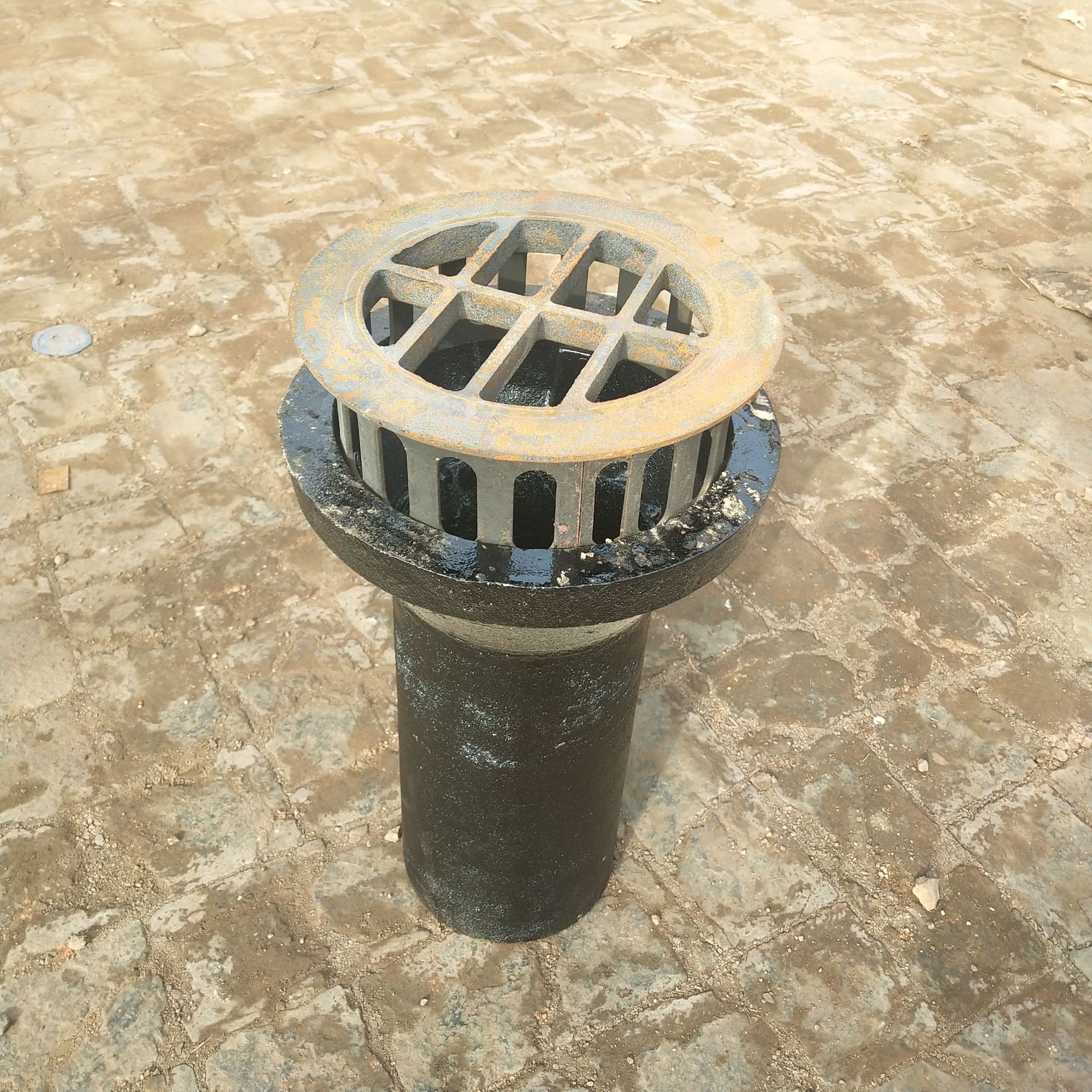 厂家批发 桥梁铸铁泄水管 265*150*420 专业订制圆形铸铁泄水管