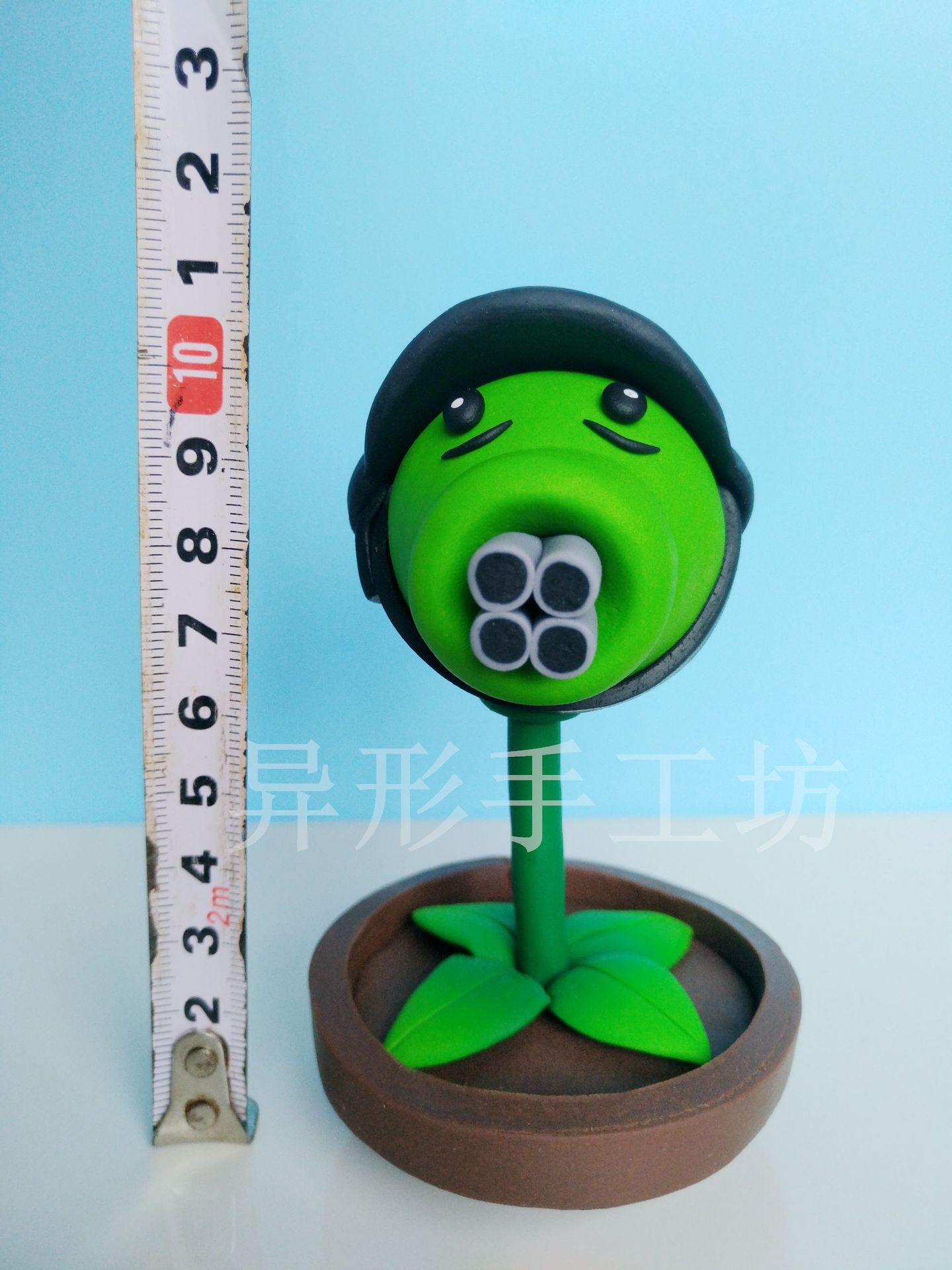 软陶摆件地摊货源 纯手工玩具汽车摆件车饰植物大战僵尸机枪射手