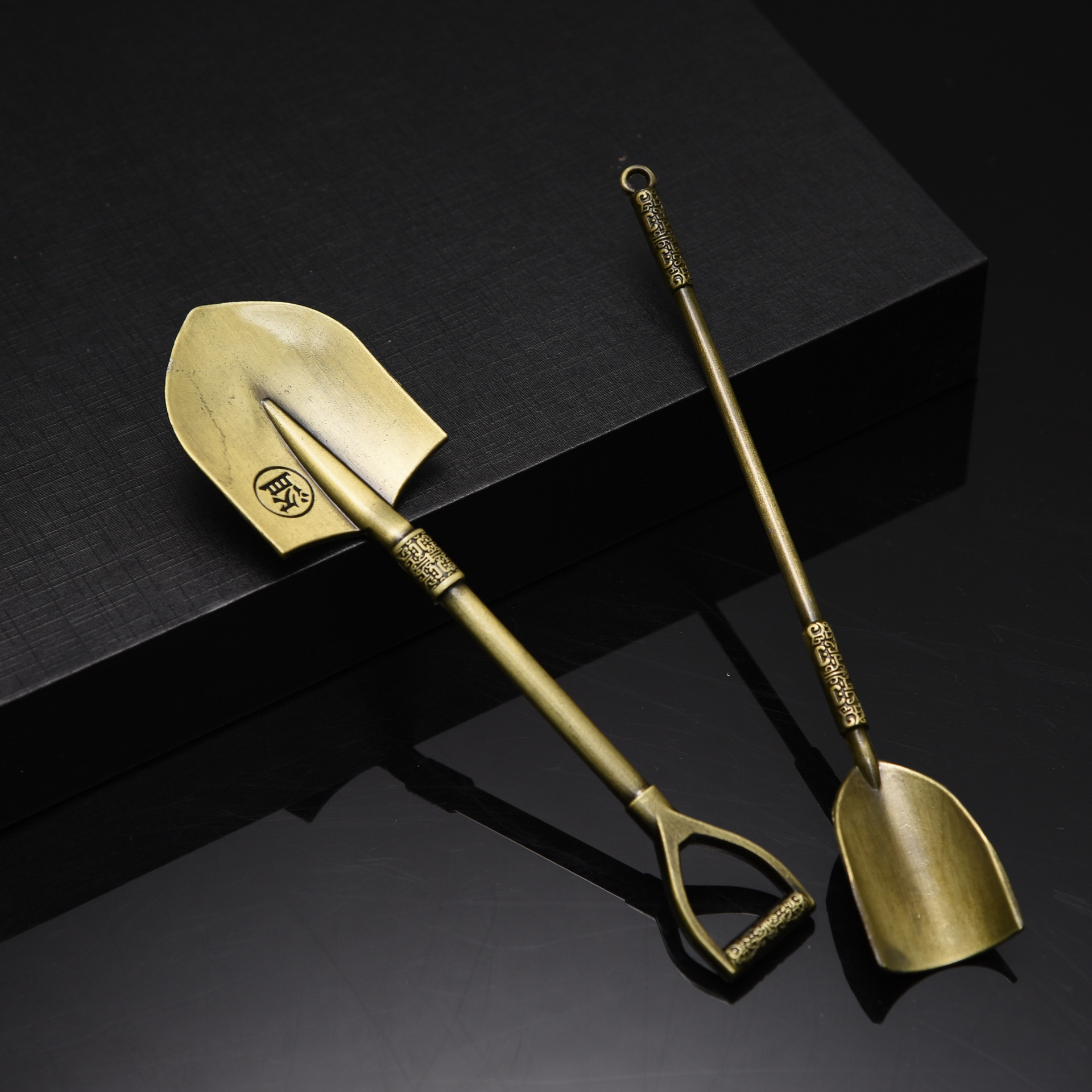 热卖校园周边地摊合金兵器 盗墓笔记张起灵洛阳铲武器模型玩具