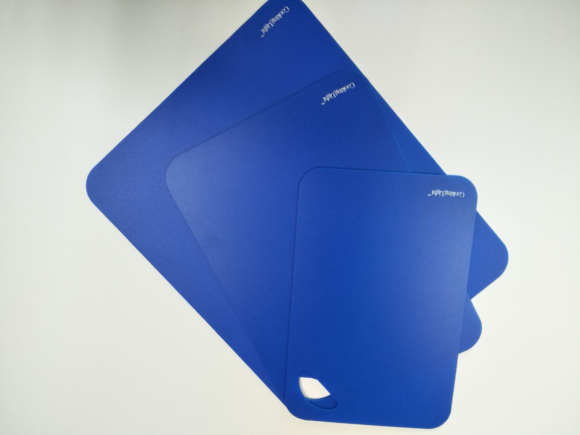 东莞厂家直销pp塑料磨砂片材 专业生产pp材料 pp片材彩色塑料菜板