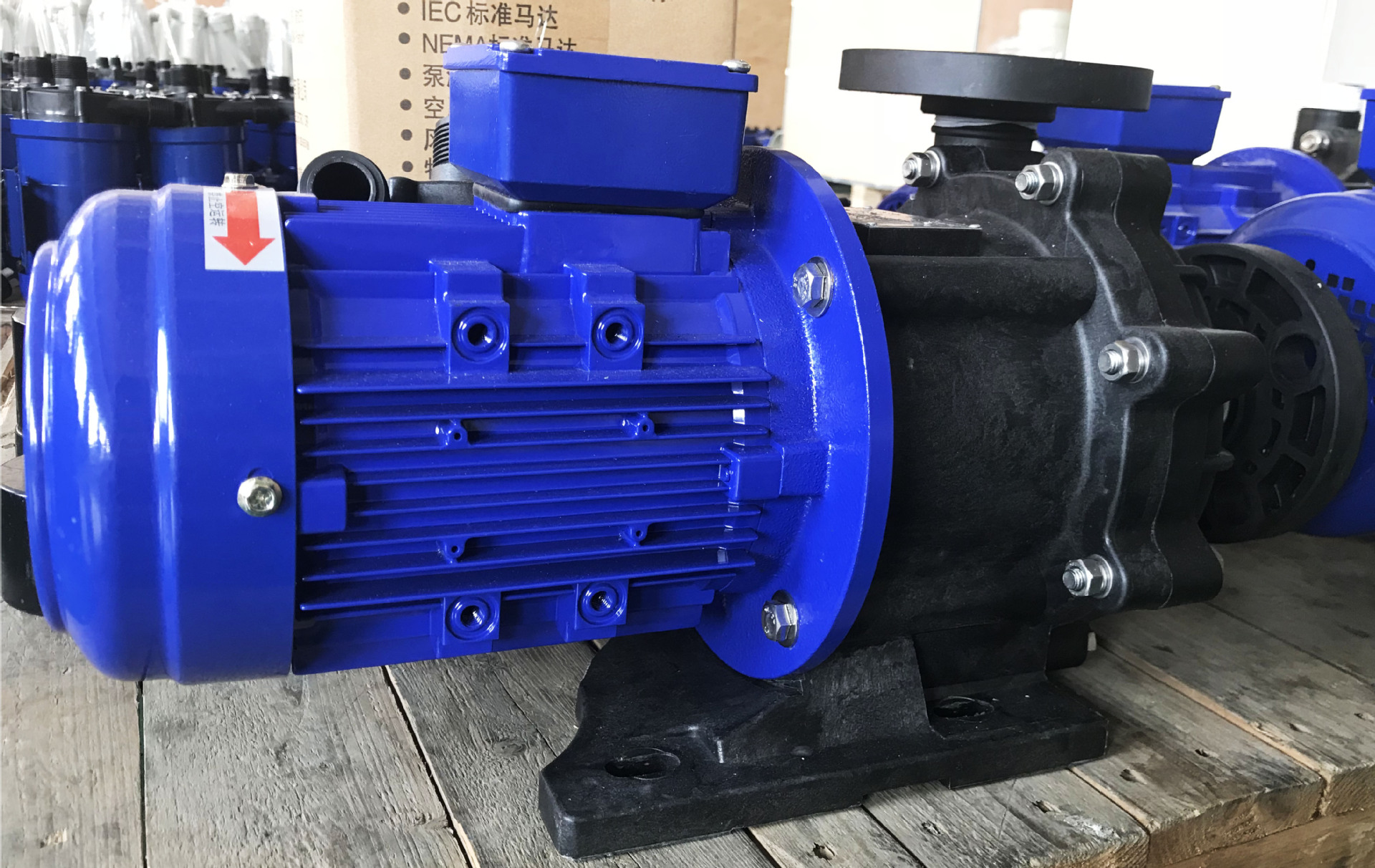 耐酸碱磁力泵调节流量的方法