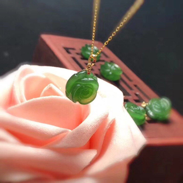 天和缘珠宝 18k金镶玉碧玉玫瑰花吊坠 和田玉颈饰 裸玉尺寸:13mm
