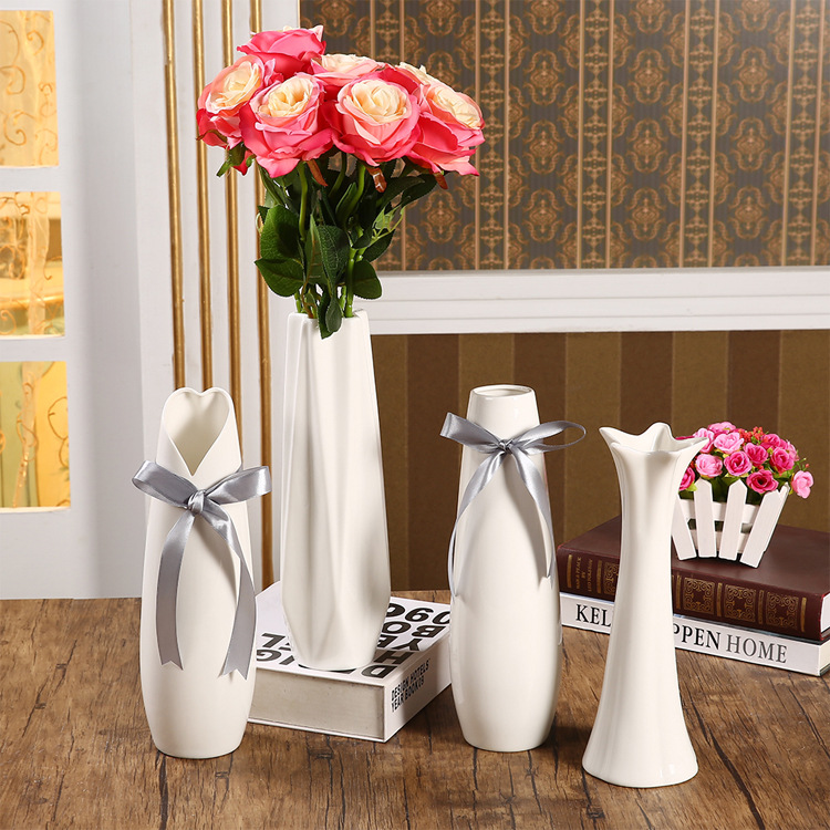 Decoration Decoration New Chinese Heart-Shaped Ceramic White Vase Wholesale Gifts & Crafts