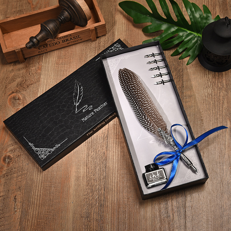 In Stock European Retro Peacock Feather Signature Pen Western Creative Business Gift Dipped in Water Pen Gift Wholesale