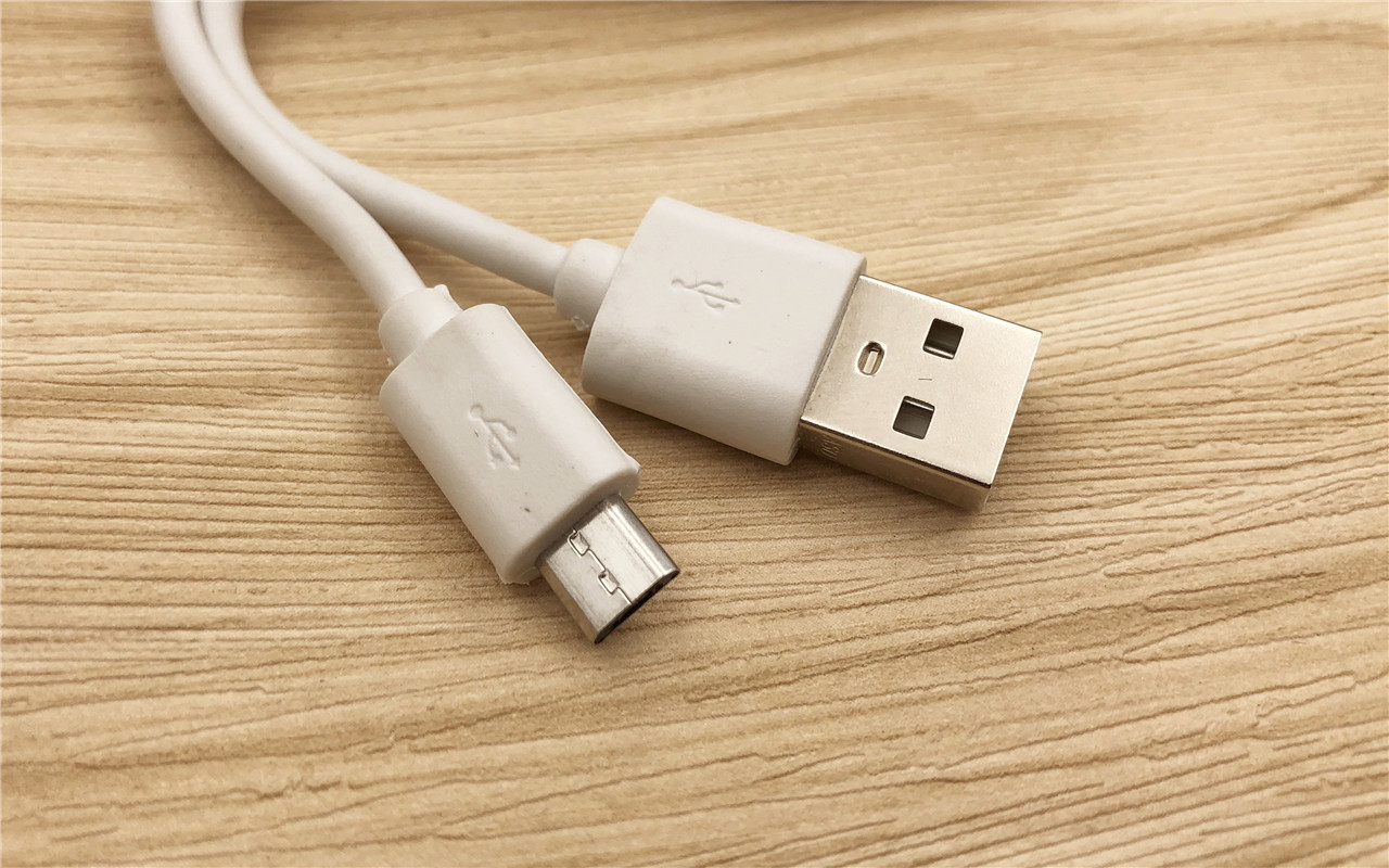 移动电源充电线 usb安卓充电线 蓝牙micro充电线 过2a充电线