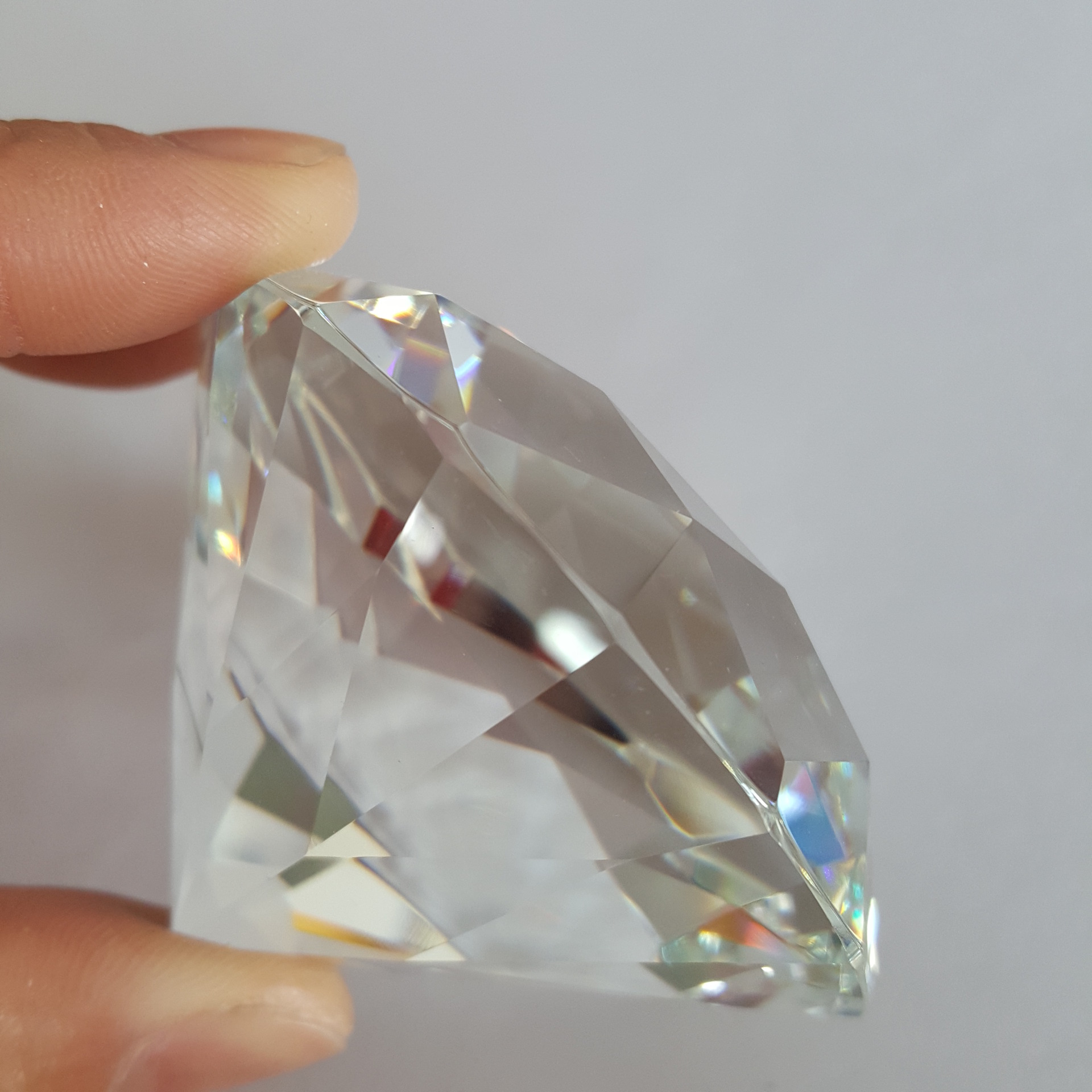 厂家直销60mm水晶k9玻璃钻石多尺寸小钻石创意工艺品摆件奖杯配件