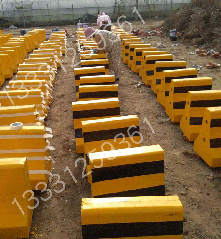 水泥高速公路收费站隔离墩混凝土水马护栏路障公路分流交通设施厂