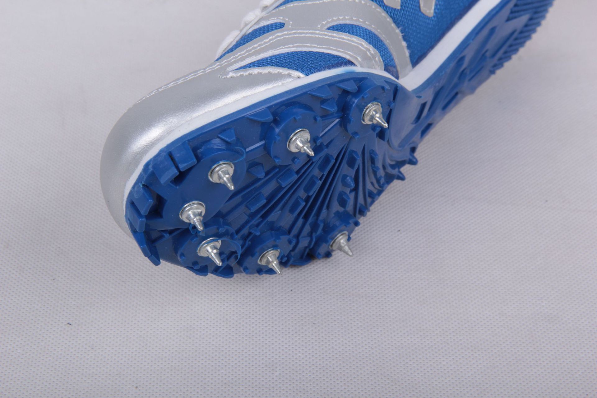 厂家直销田径短跑专用钉鞋 四季防滑钉鞋 学校运动场比赛钉鞋