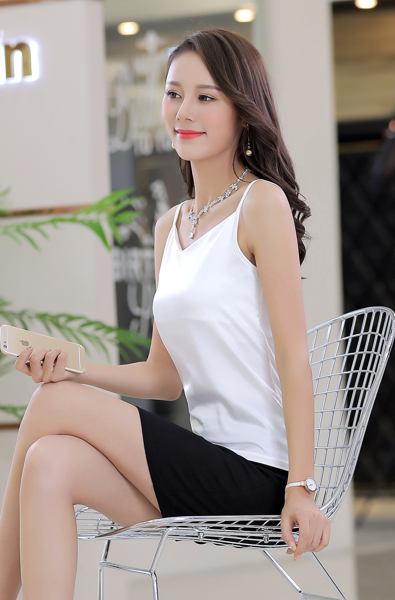 性感仿真丝吊带背心女夏季短款宽松内搭打底可调节吊带上衣外穿