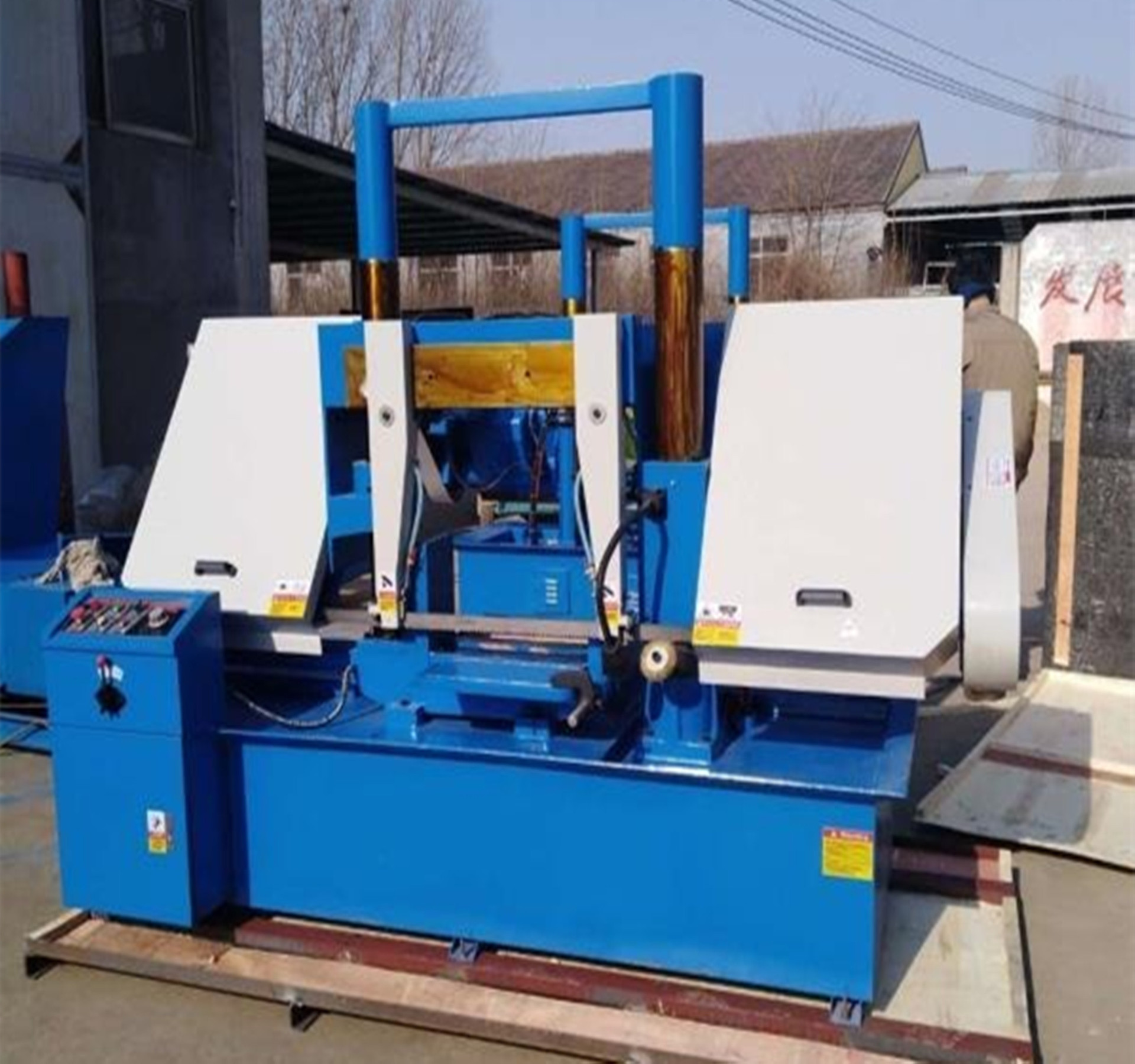 出口型卧式带锯床gb4260重型金属带锯床gb4260龙门卧式锯床