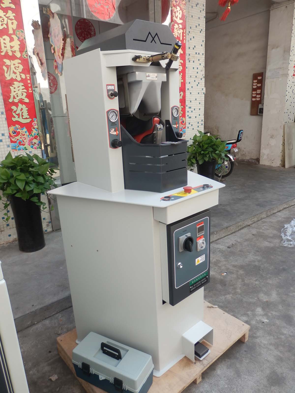 厂家直供全新鞋机设备 鞋面翘度整形机 靴面定型机 鞋面定型机