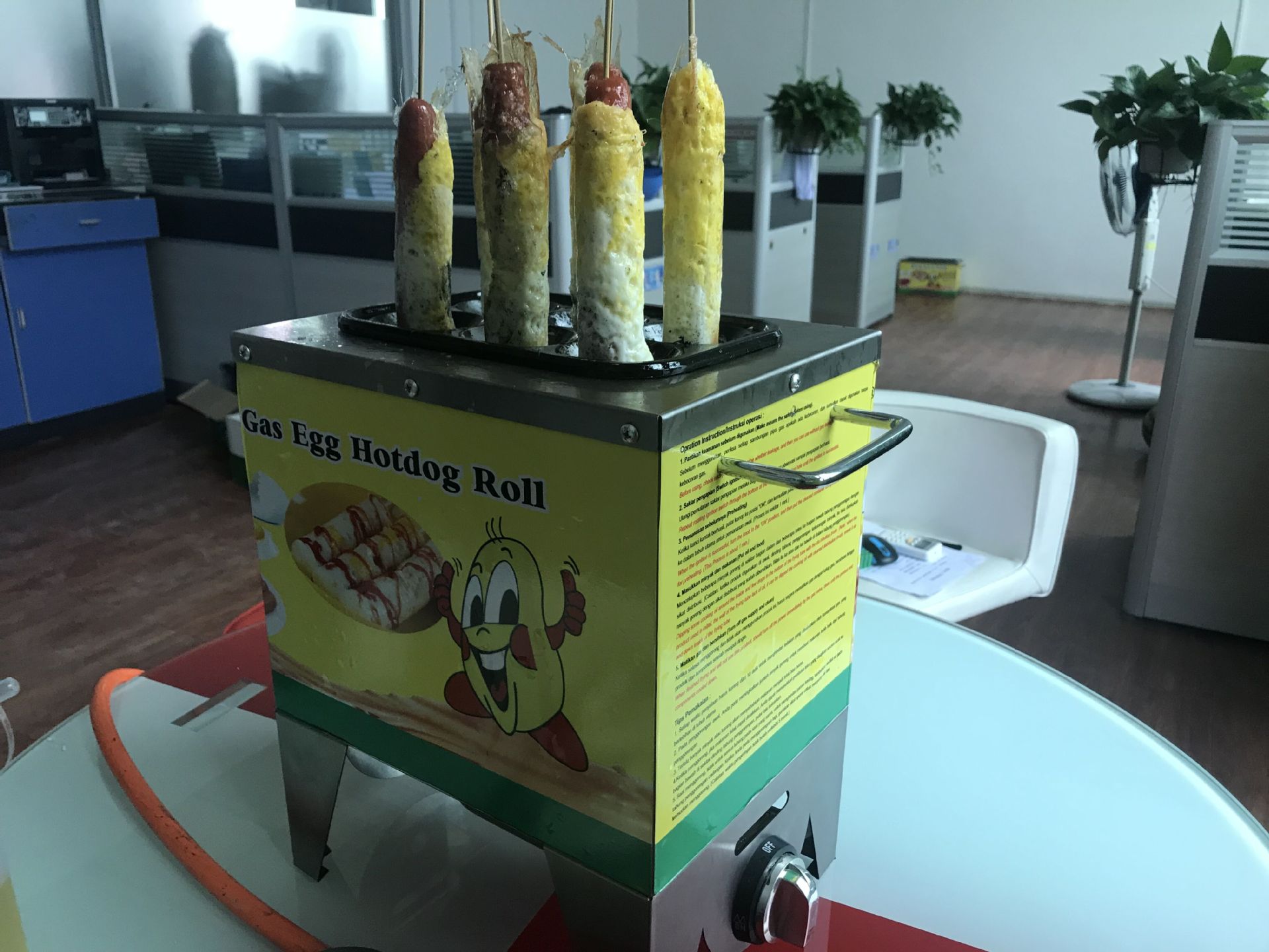 厂家直销双驰燃气六棍蛋肠机蛋包肠烤热狗早餐机多功能商用蛋肠机