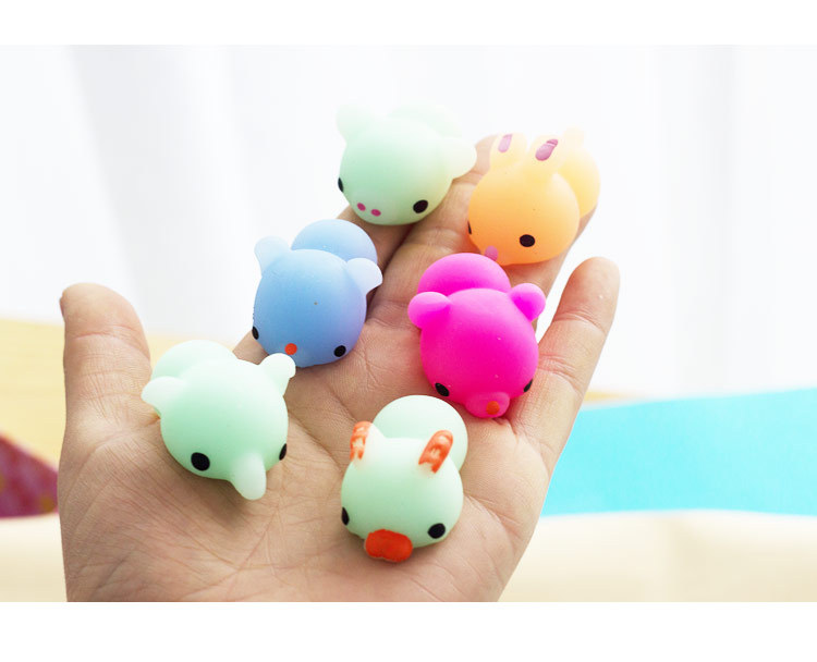 新奇特小动物捏捏乐整人玩具减压发泄玩具地摊热卖学生小礼品团子