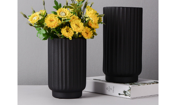 现代简约陶瓷花瓶黑色广口鲜花插花水培花器北欧风格家居摆件饰品