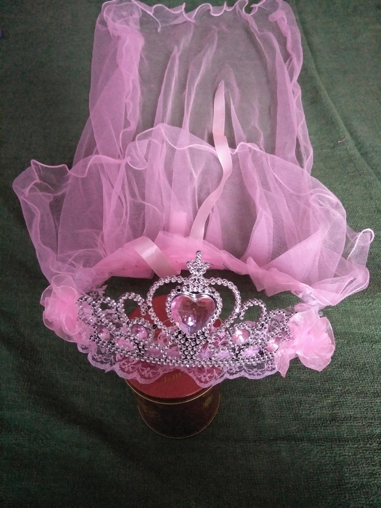 厂家直销皇冠头纱 儿童旅游饰品婚纱花环蕾丝公主饰品头纱