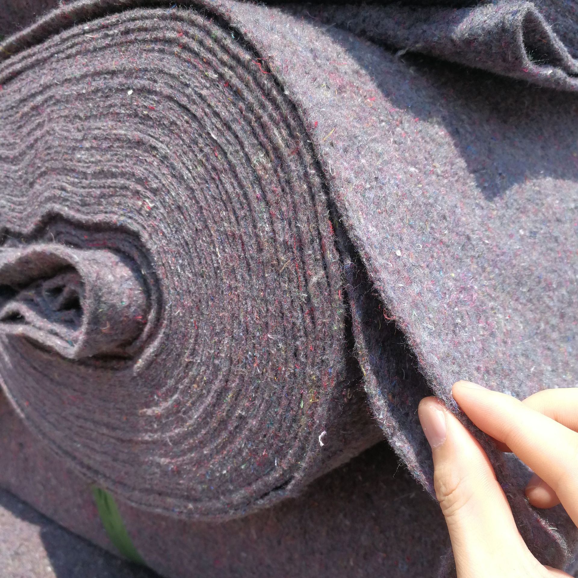 土工布厂家 家具包装毯大棚保温毛毡黑心棉公路养护毯毛毡200克