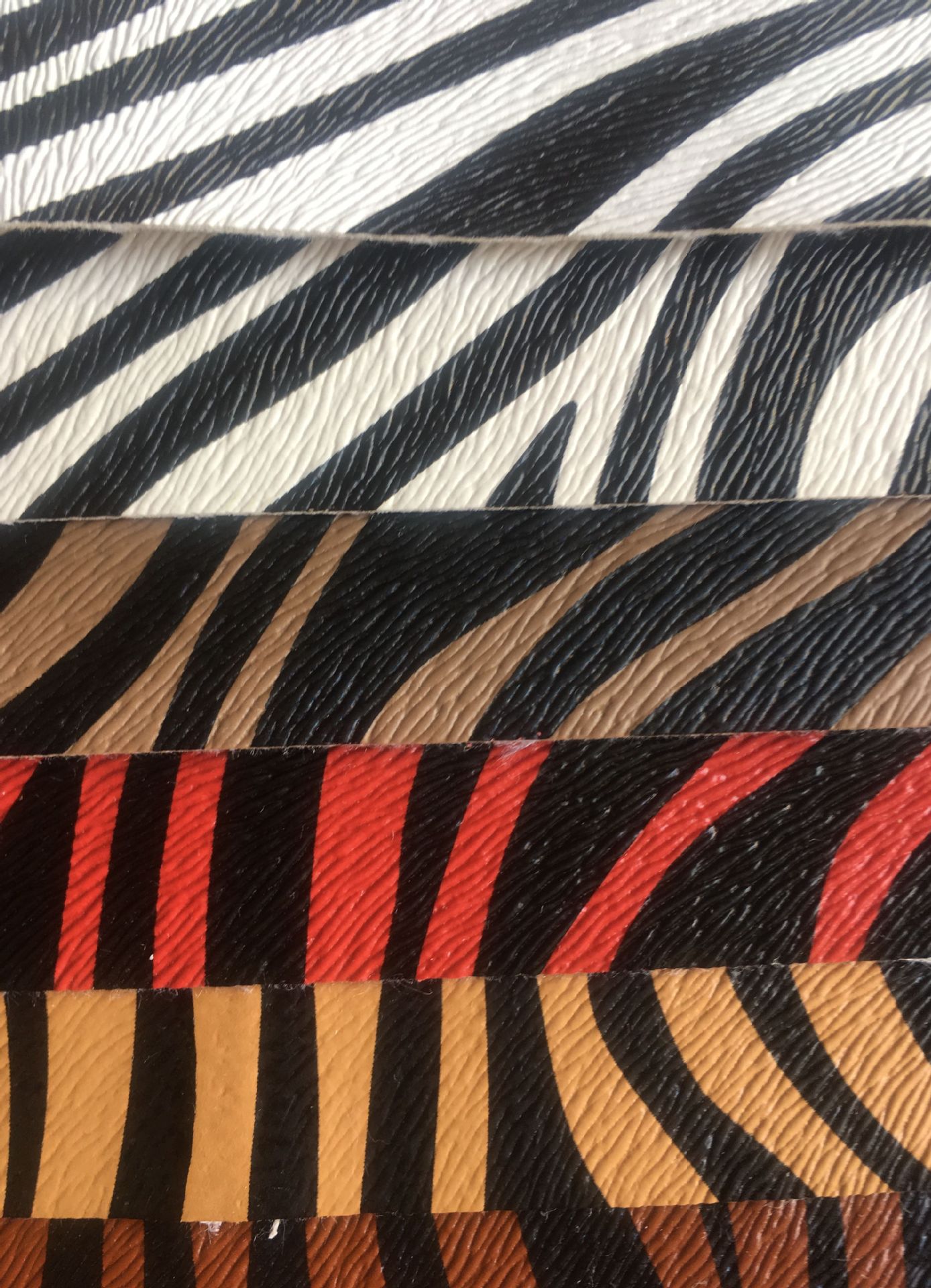 经典pvc斑马纹印花皮革动物纹皮革包装盒子面料现货批发新款