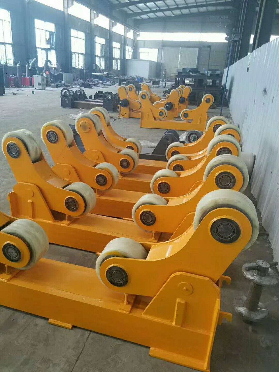 罐用滚轮架30吨自调式滚轮架厂家定购可调式滚轮架托轮架客户推荐