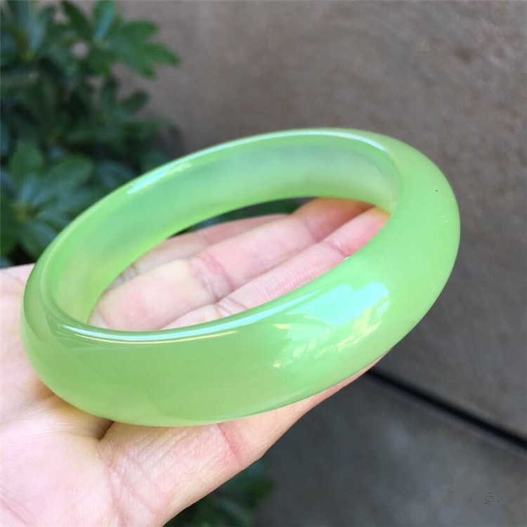 厂家批发天然苹果绿玉髓扁条手镯正品女士款a货热卖手镯手环