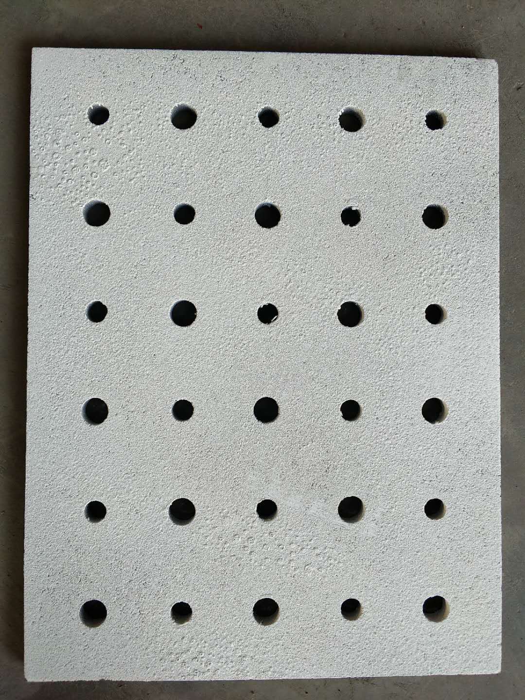 碳化硅孔板 碳化硅板 碳化硅棚板 带孔 耐高温 淄博凯翔