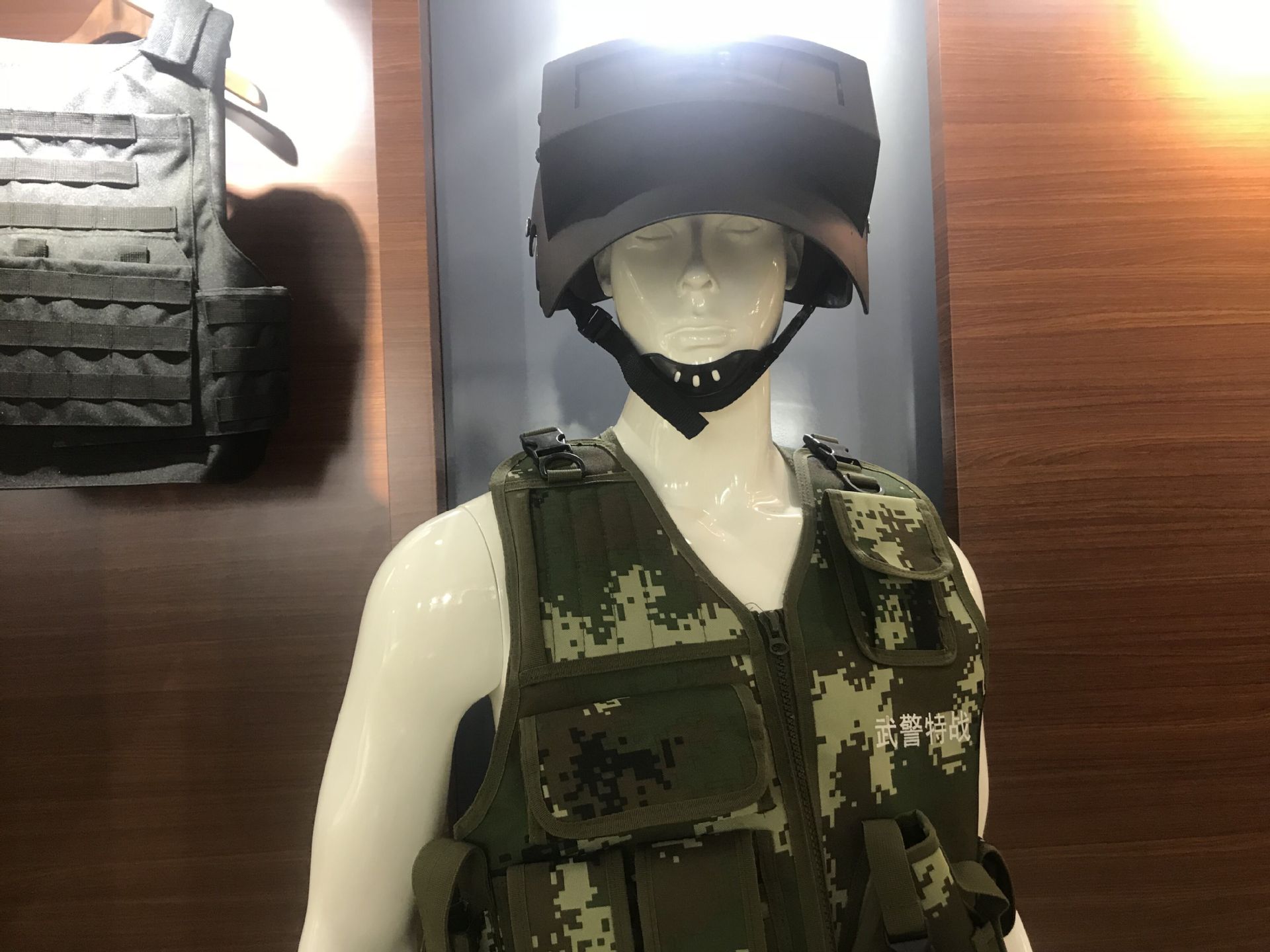 和平精英绝地求生吃鸡成人版三级头盔 俄罗斯阿尔法k6-3电焊头盔