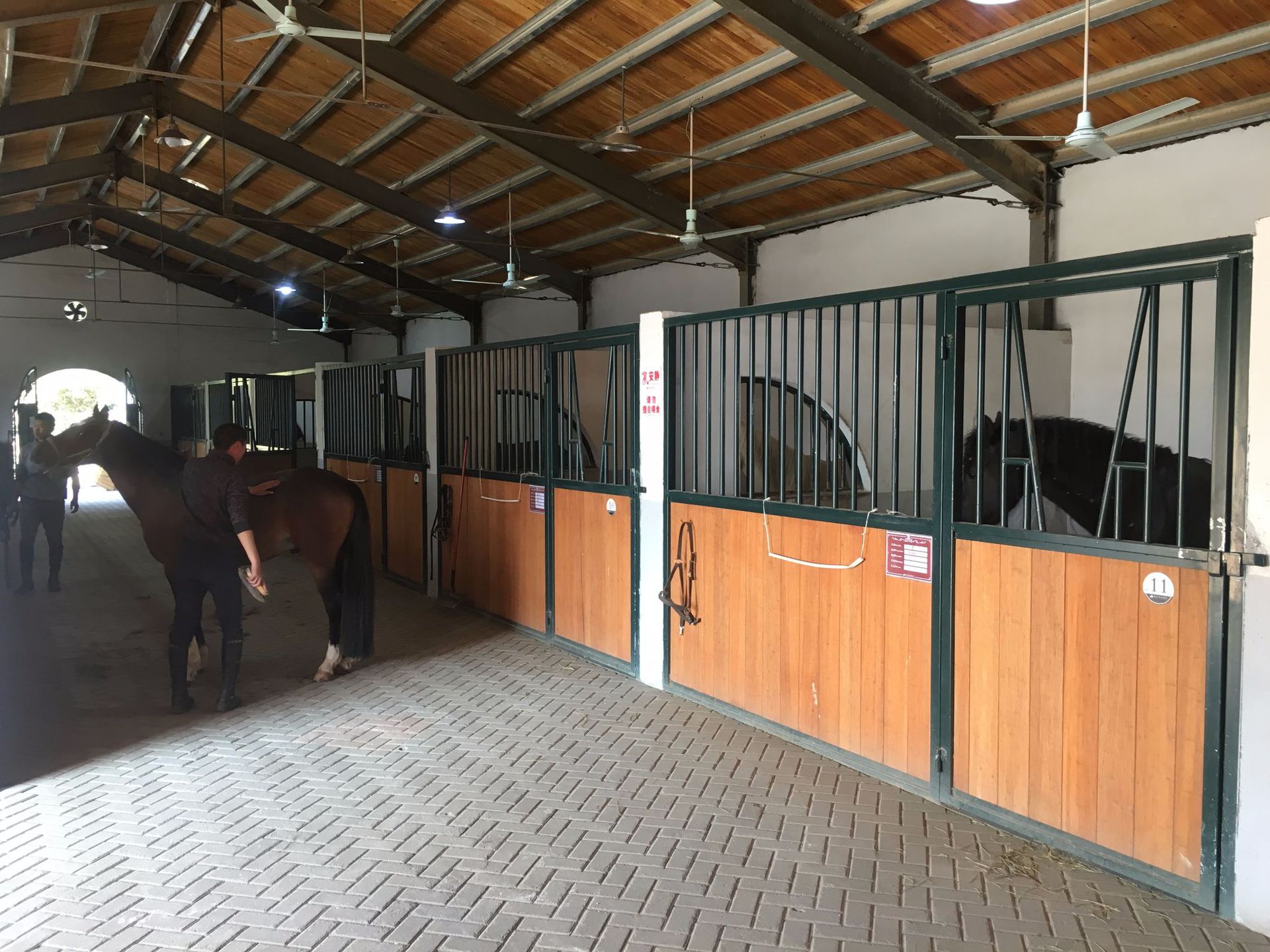 直销户外重竹马门材料 防腐防霉耐用马厩门 马房马门材料定制