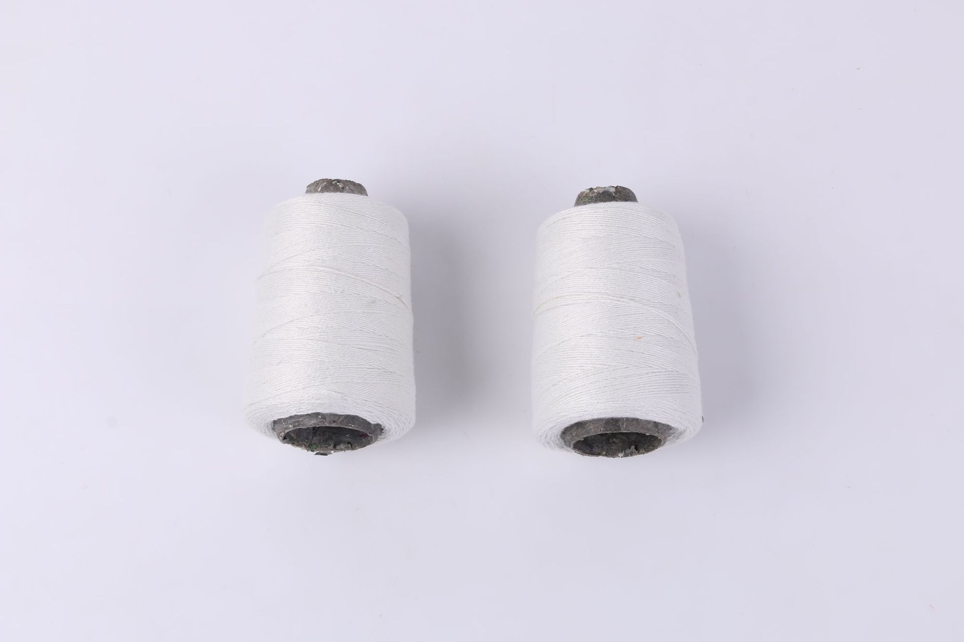 涤纶白色缝纫线 4两缝包线 缝纫机线 绗缝线宝塔线 现货批发