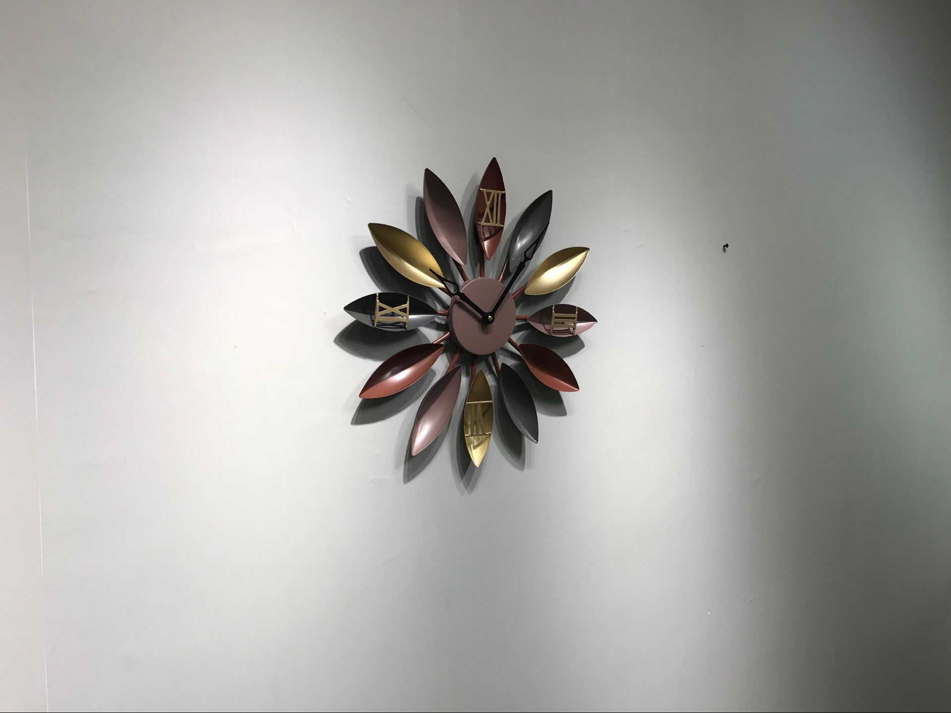 欧美复古loft工业风铁艺叶子壁挂装饰钟表客厅创意静音挂钟18inch