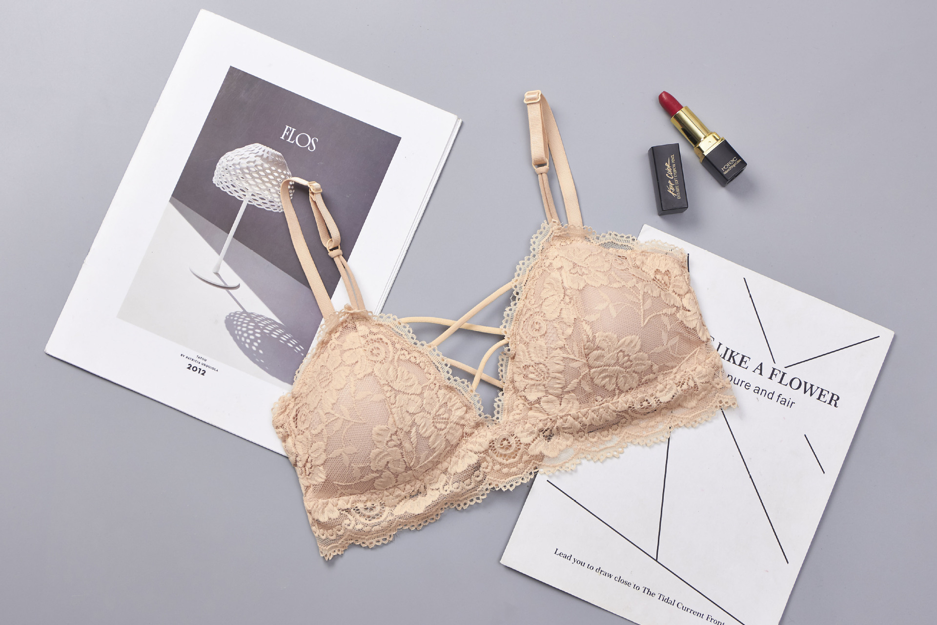 夏季抹胸胸罩薄款裸胸防走光内衣文胸聚拢蕾丝性感女吊带内衣