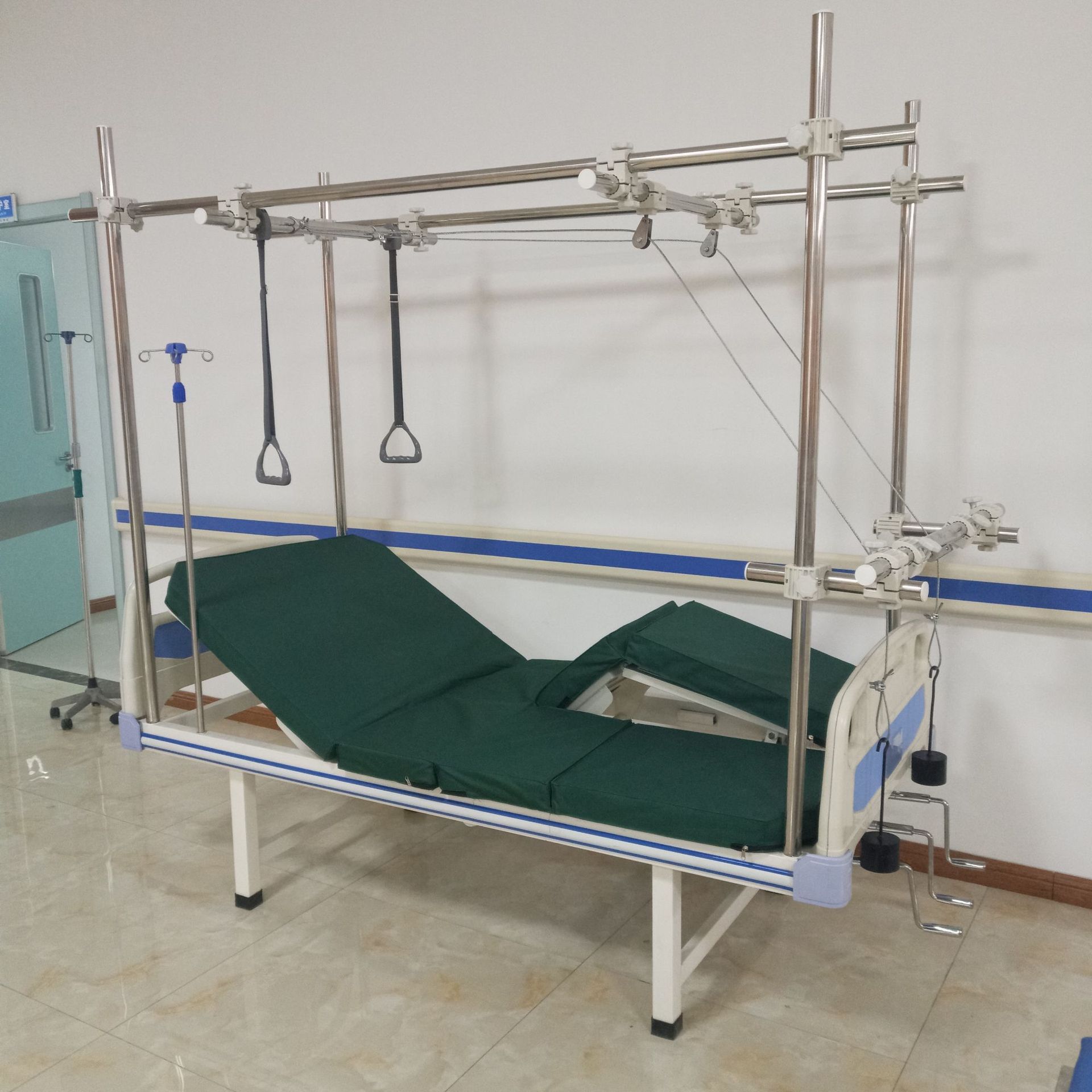 医用三功能骨科牵引床老人病床双摇三摇3功能骨科牵引床